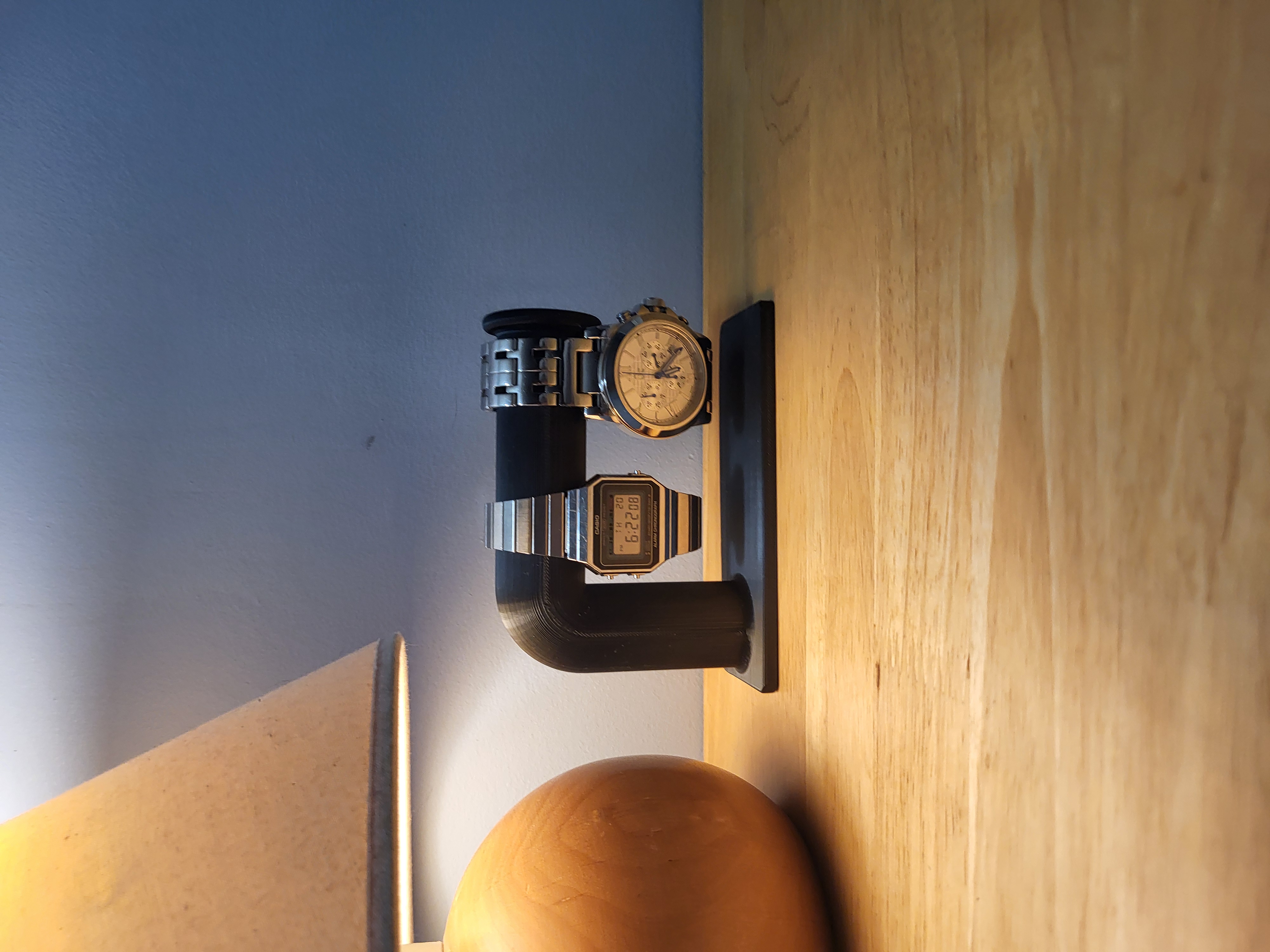 Desktop watch holder