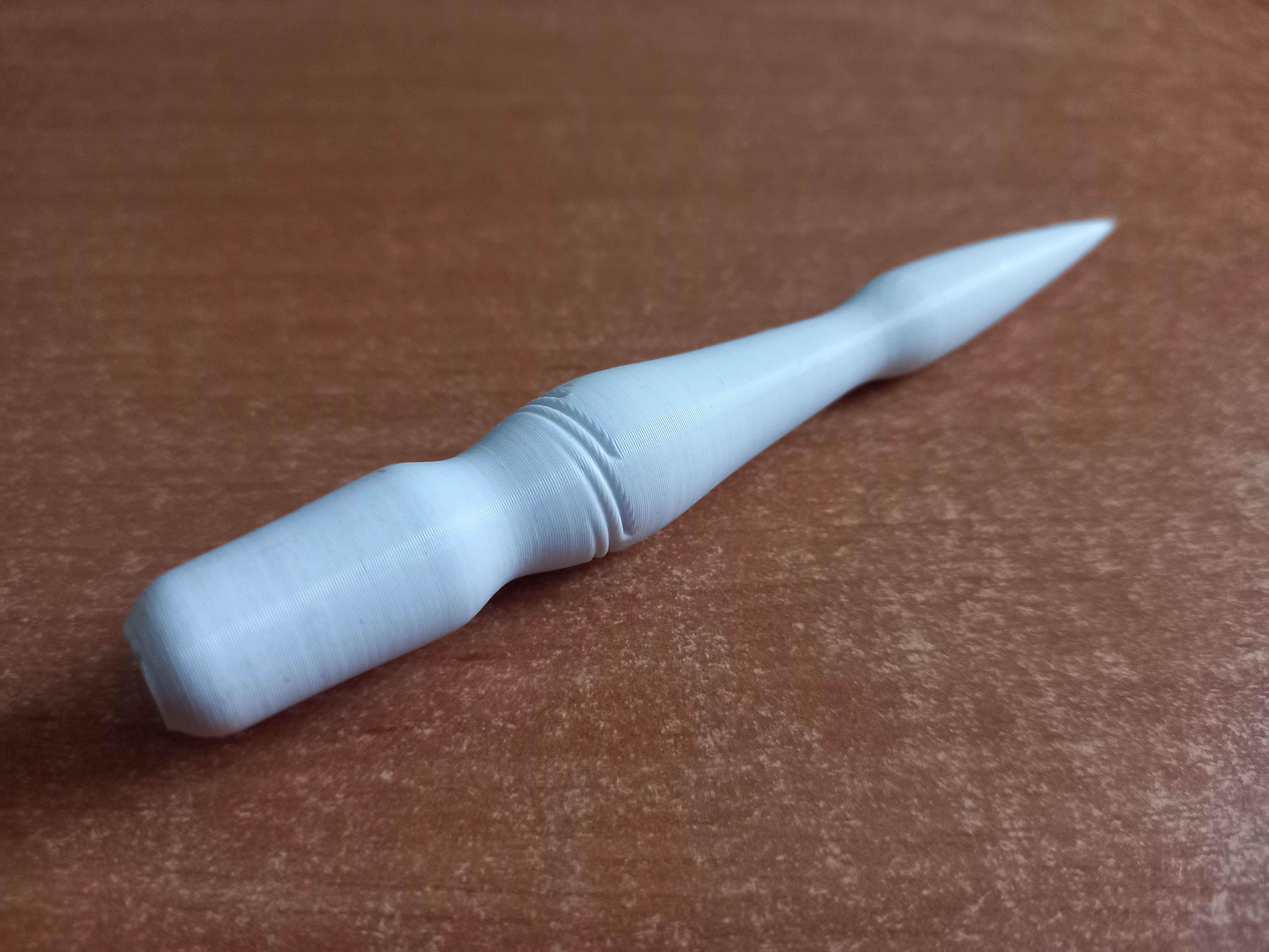 Marlin spike for tying knots