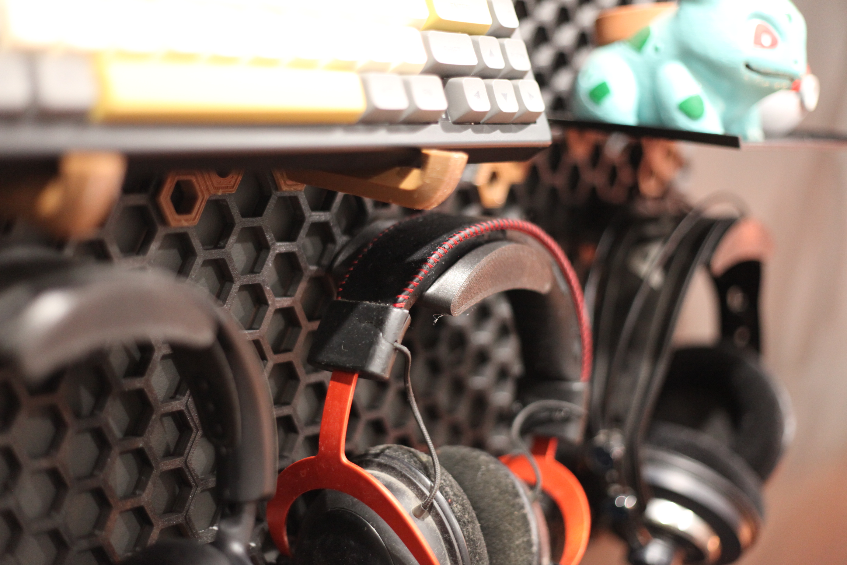 Universal Headphone Holder