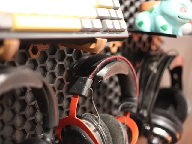 Universal Headphone Holder