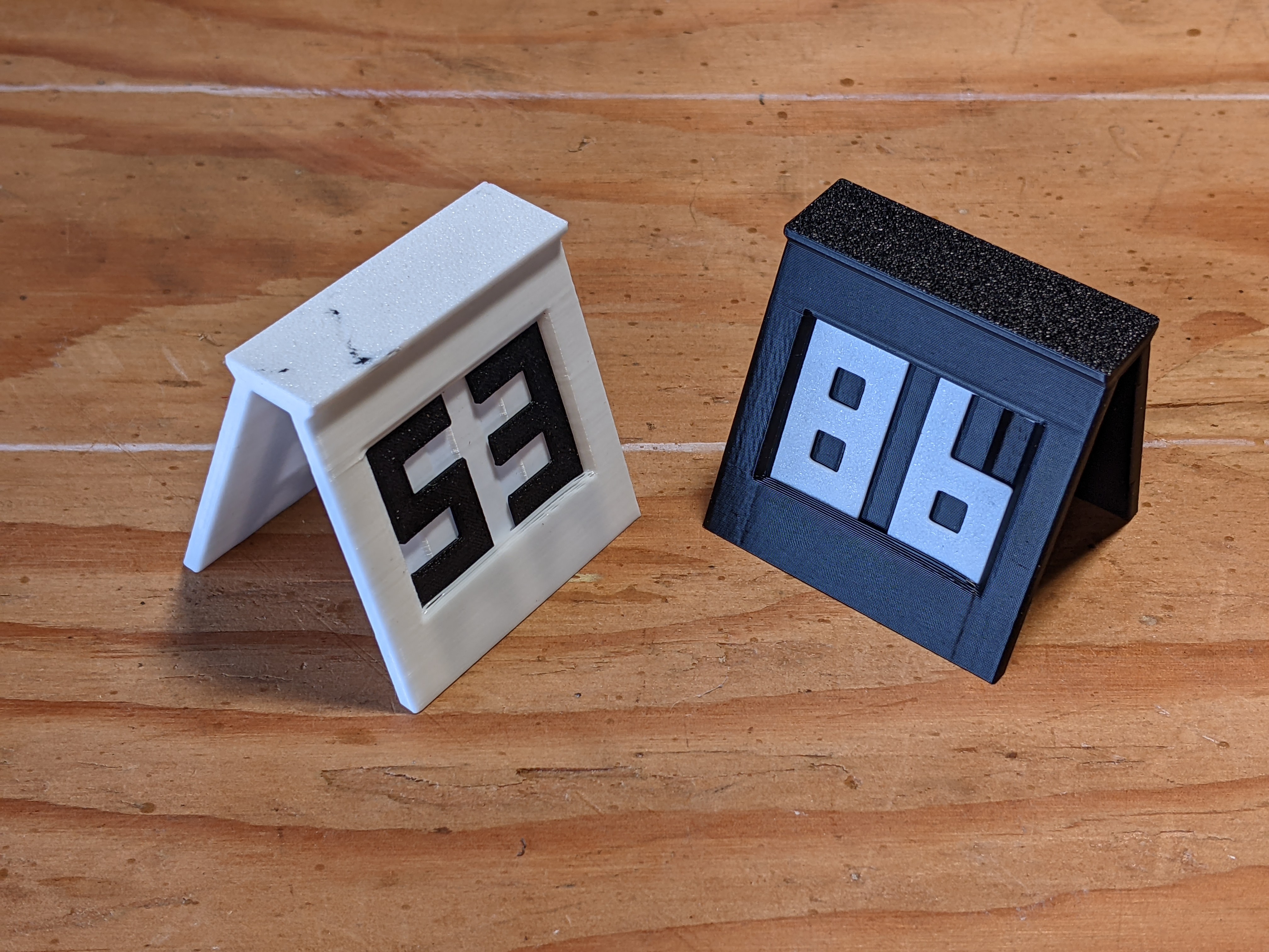 Miniatura 4 do modelo 3D Programmable 2-Digit Table Numbers