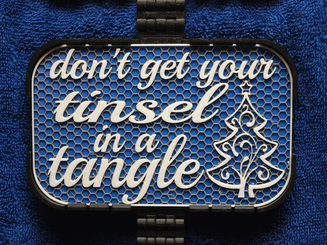 Don't get your Tinsel in a Tangle sign