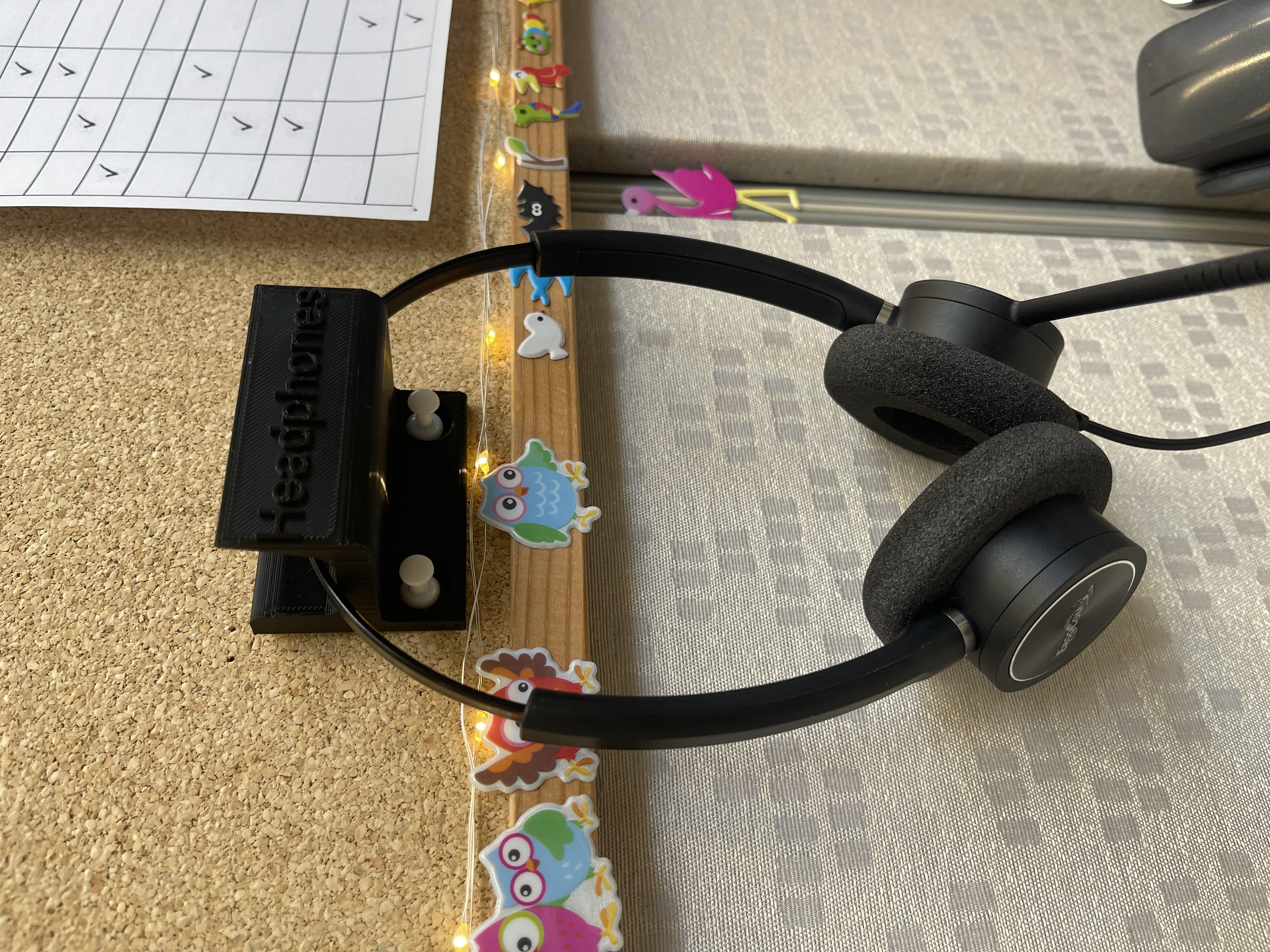 Cork board Headphones stand