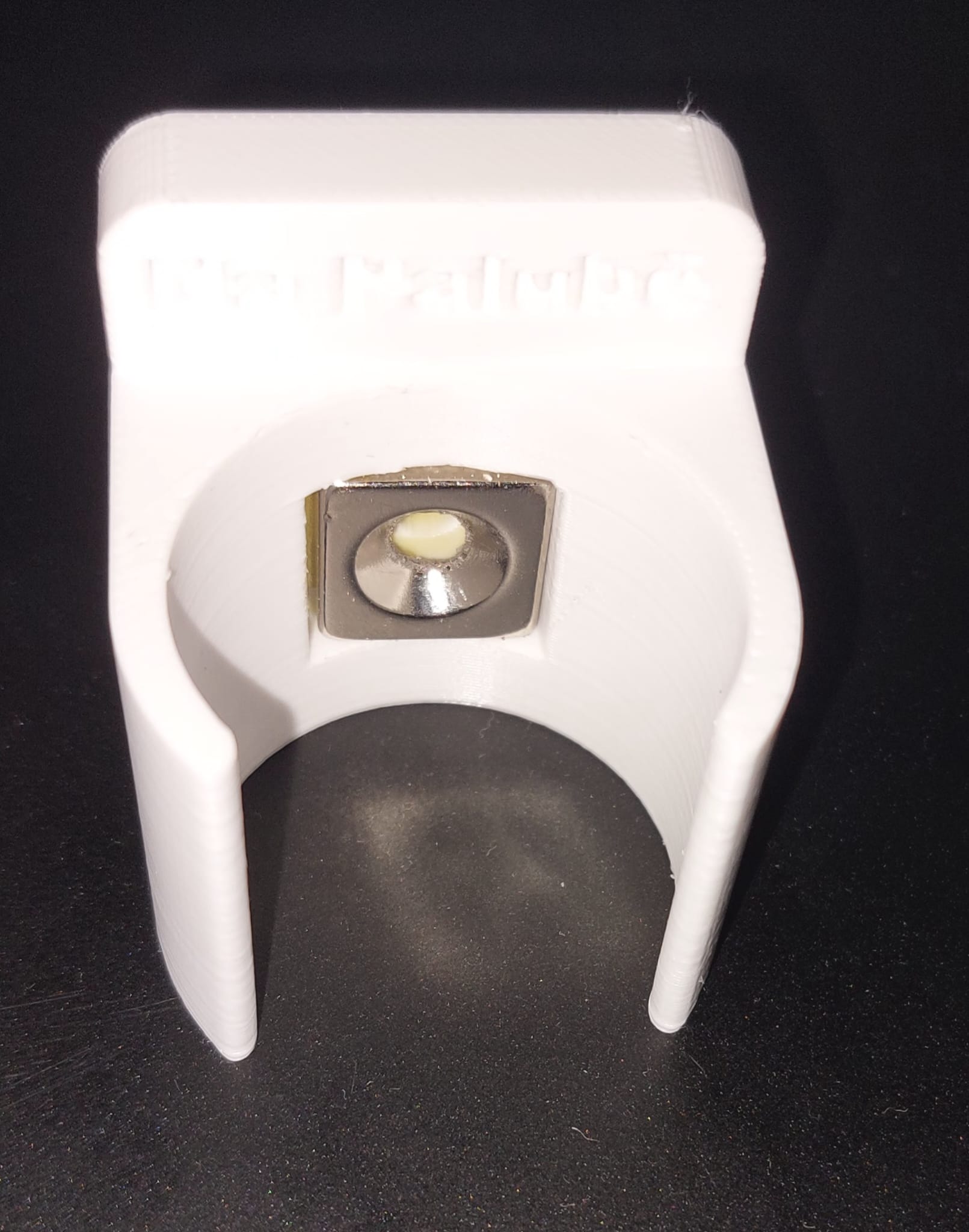 Pipe holder ... diameter 32mm