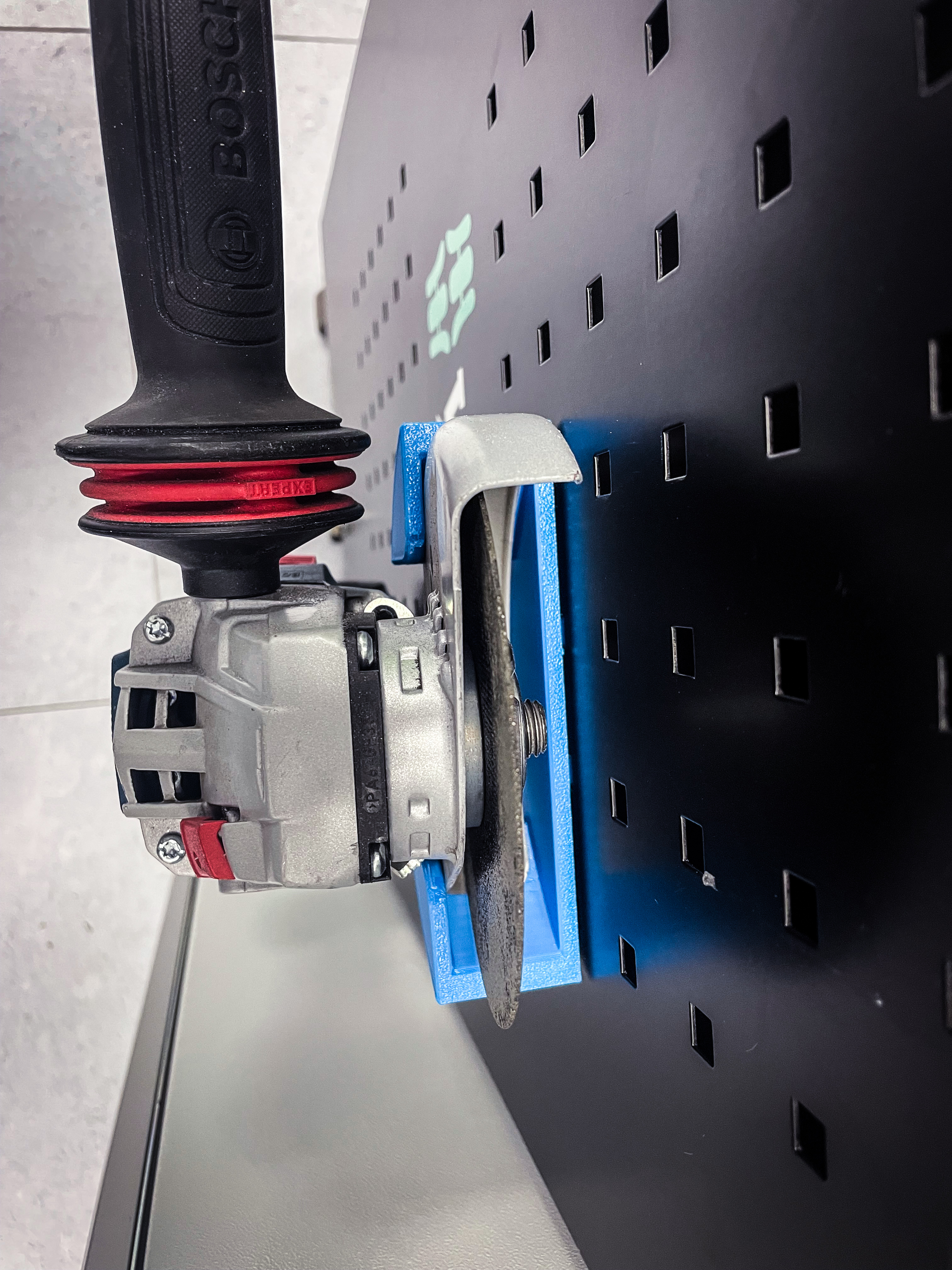Miniatura 7 do modelo 3D Angle grinder holder pegboard wallmount
