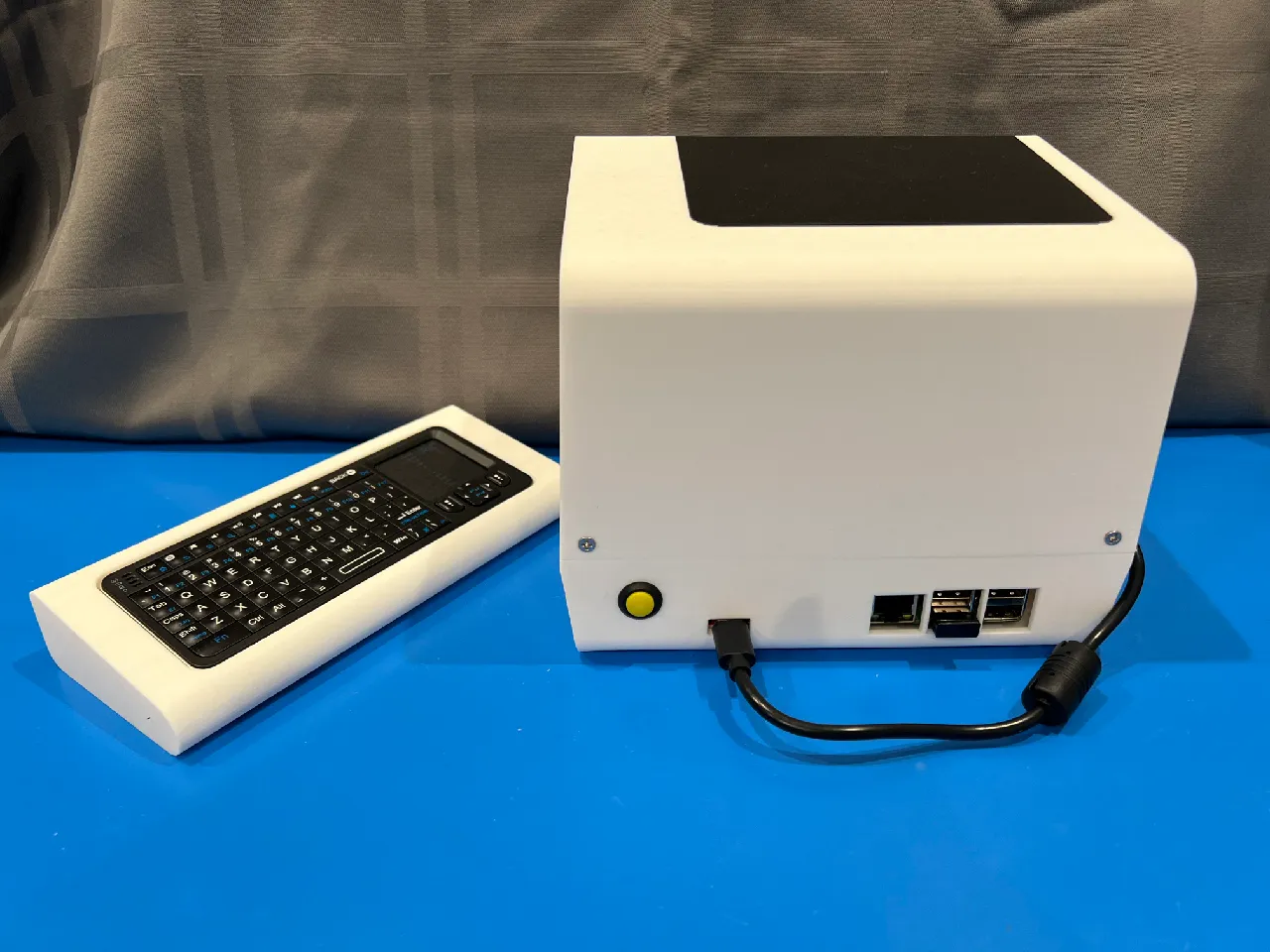 Faux VT100 by bitsplusatoms | Download free STL model | Printables.com