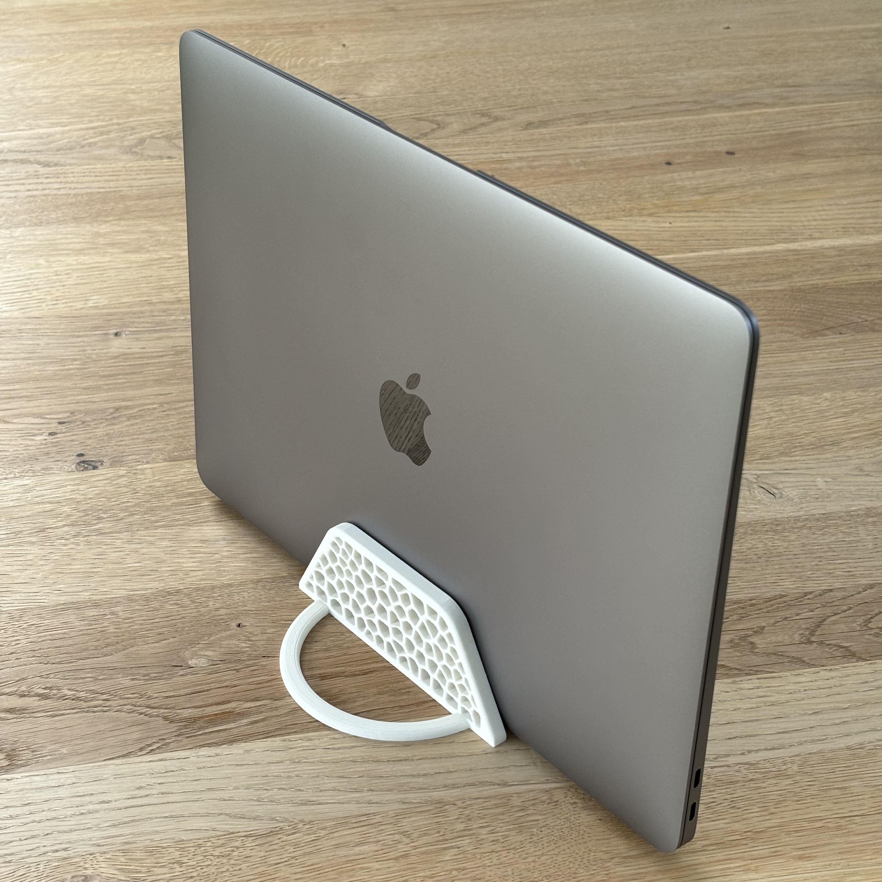 Voronoi MacBook Stand