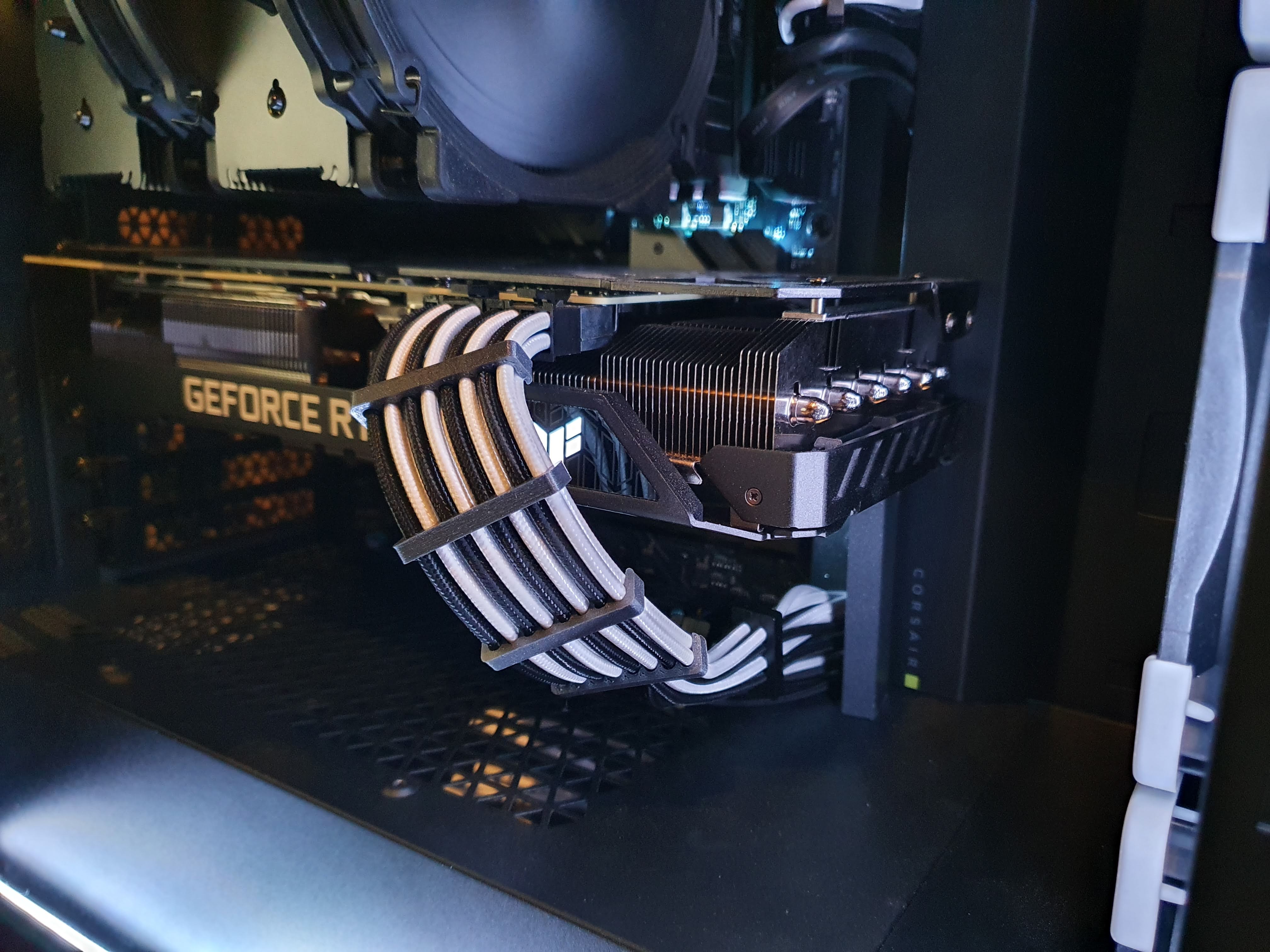 GPU cable comb