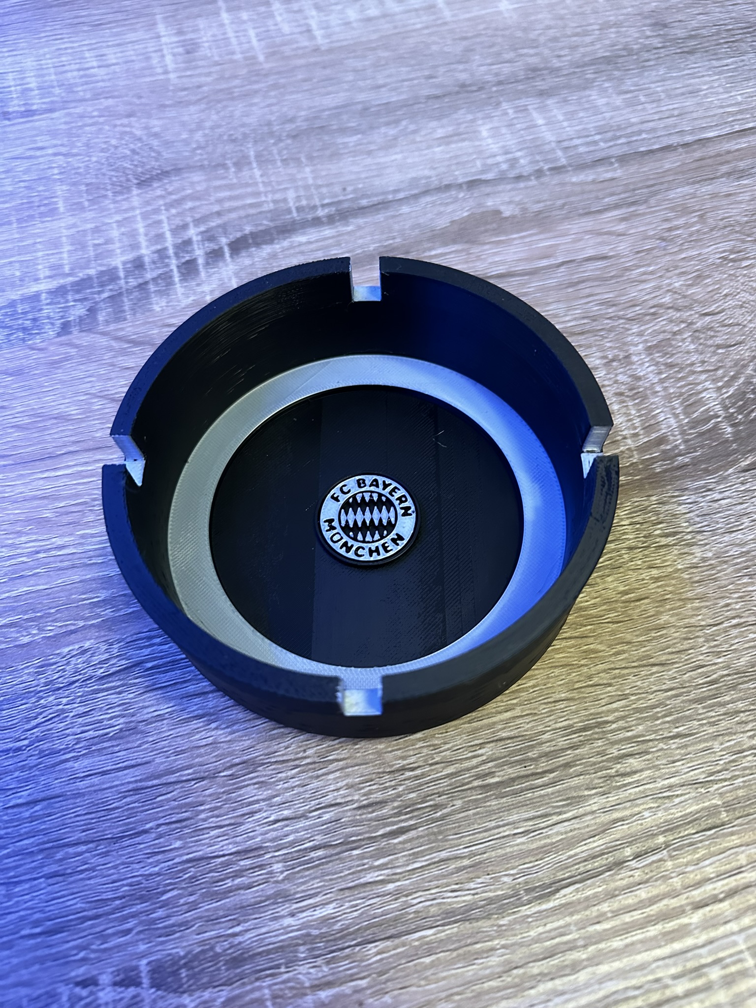 Aschenbecher mit Logo
