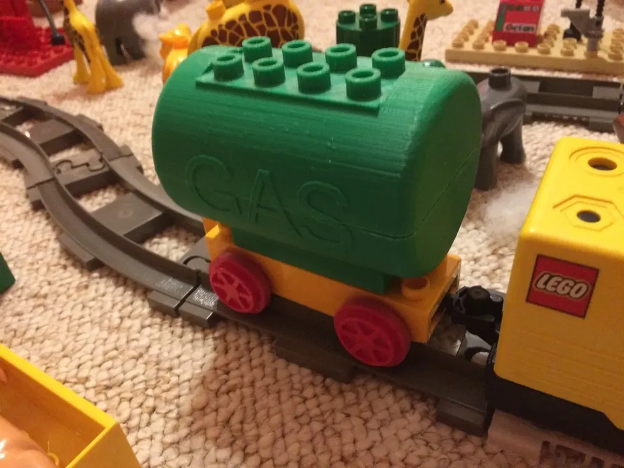 Lego Duplo train specials -- smaller tanks by smuk3d
