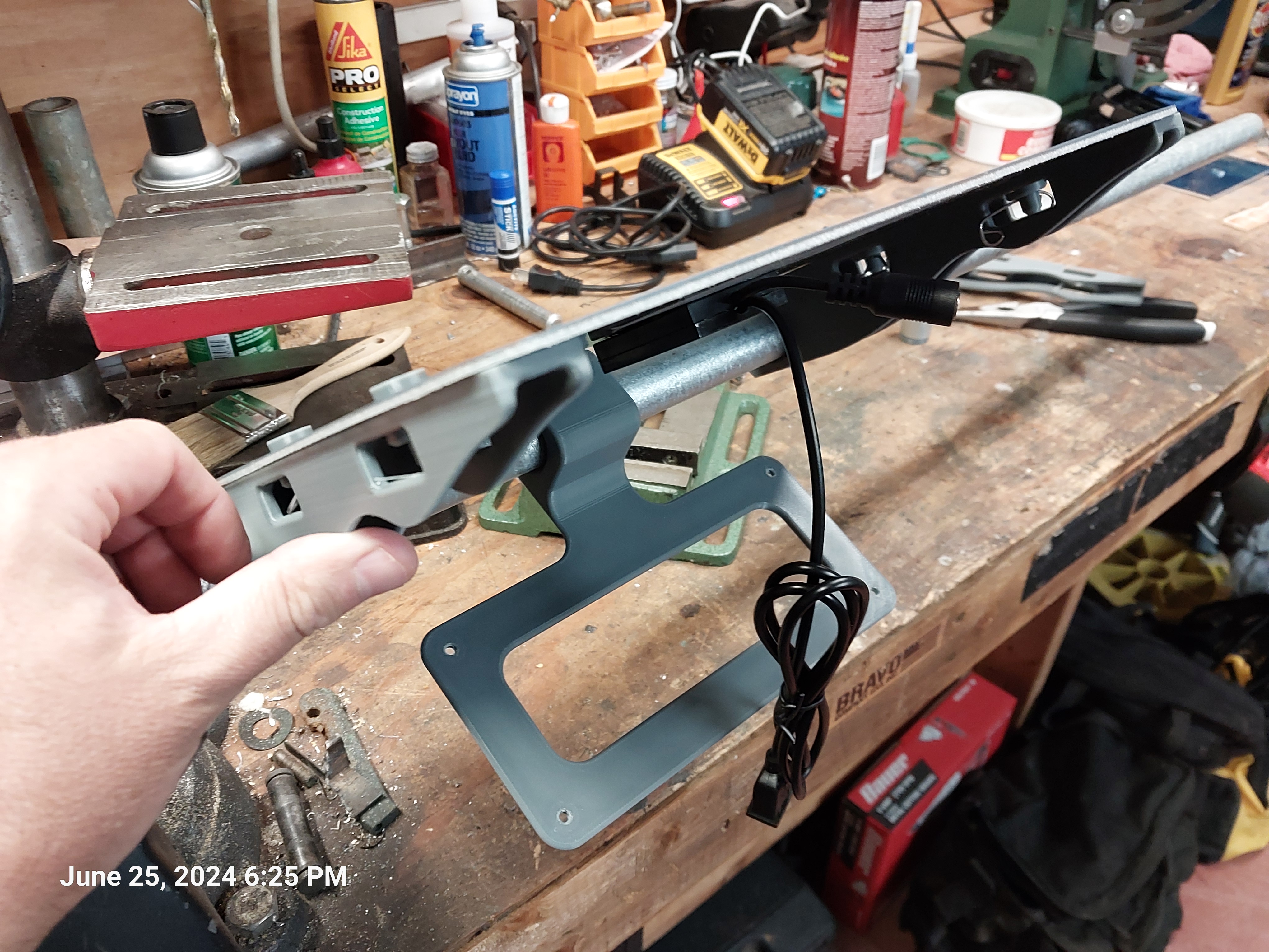 SoShine 6W panel and Enclosure Mount using 3/4" EMT (modular design)