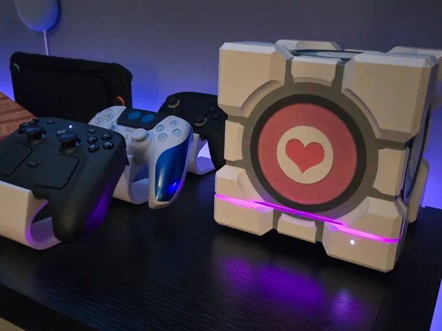 Steam Machine Companion Cube/ Weighted Storage Cube Case