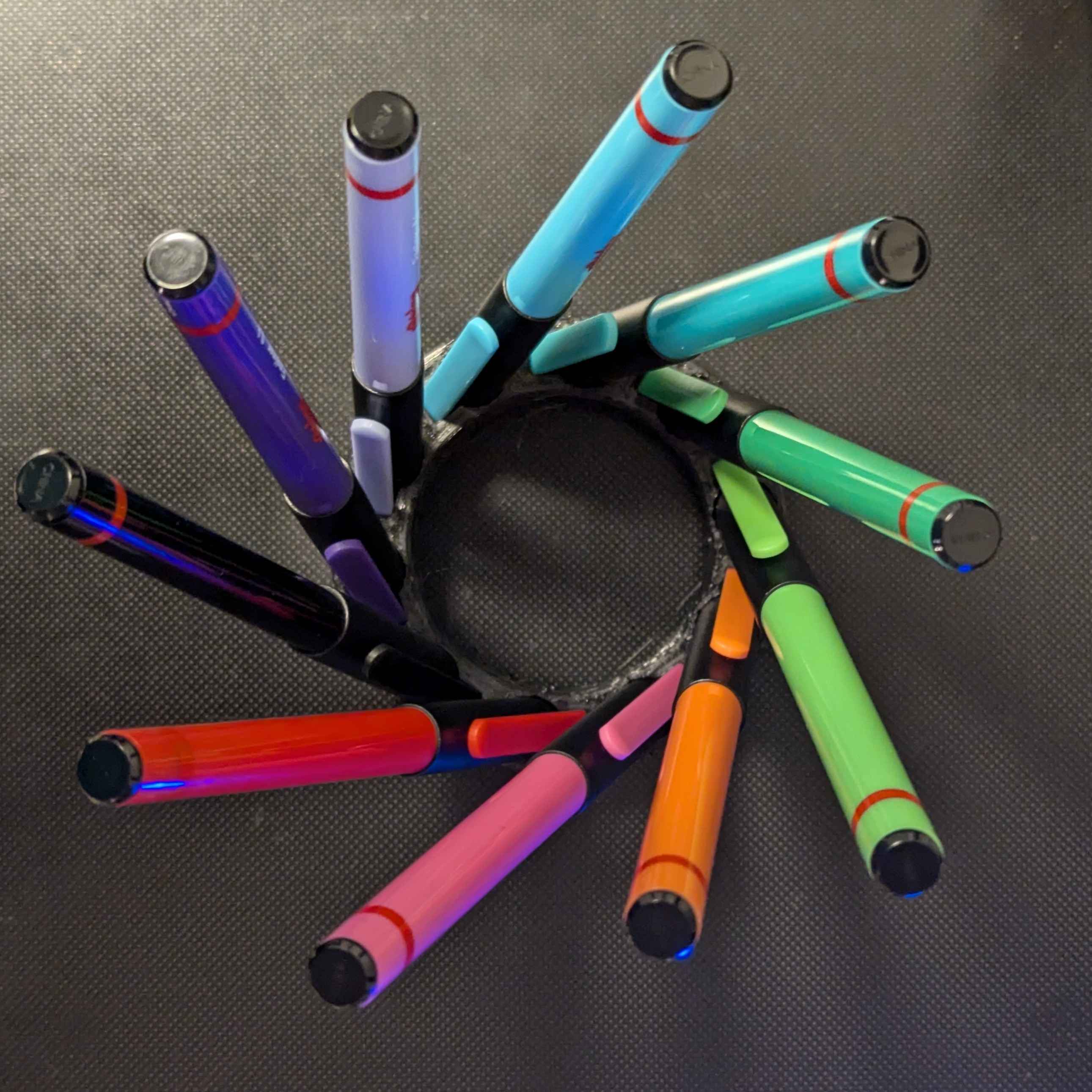 Circular angled holder stand for 10x Rotring fineliner pens (0.4mm)