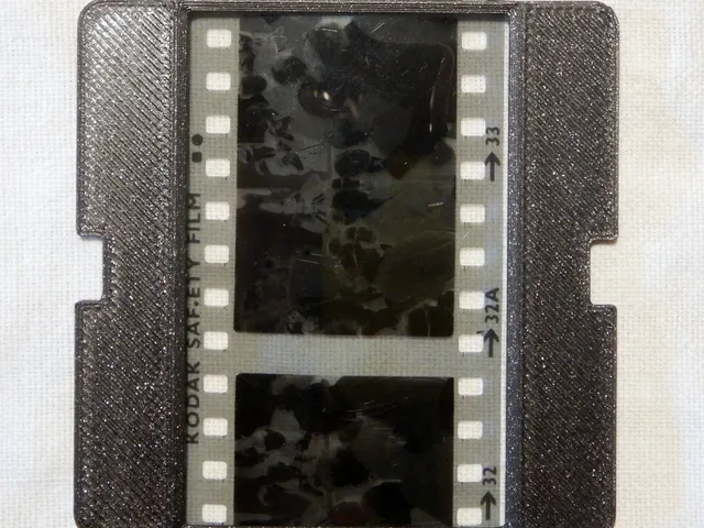 Hasselblad mask for 35x56 mm with sprocketholes