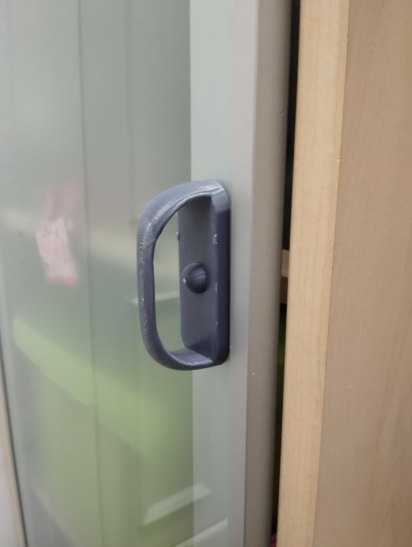 Cabinet handle