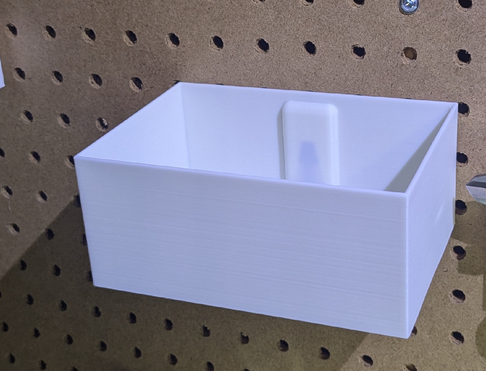 Sy's Peglock - parametric bin 3D model thumbnail