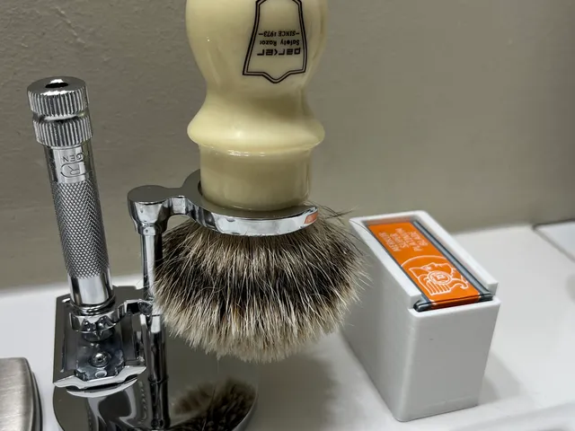 Imporoved Safety Razor Dispenser