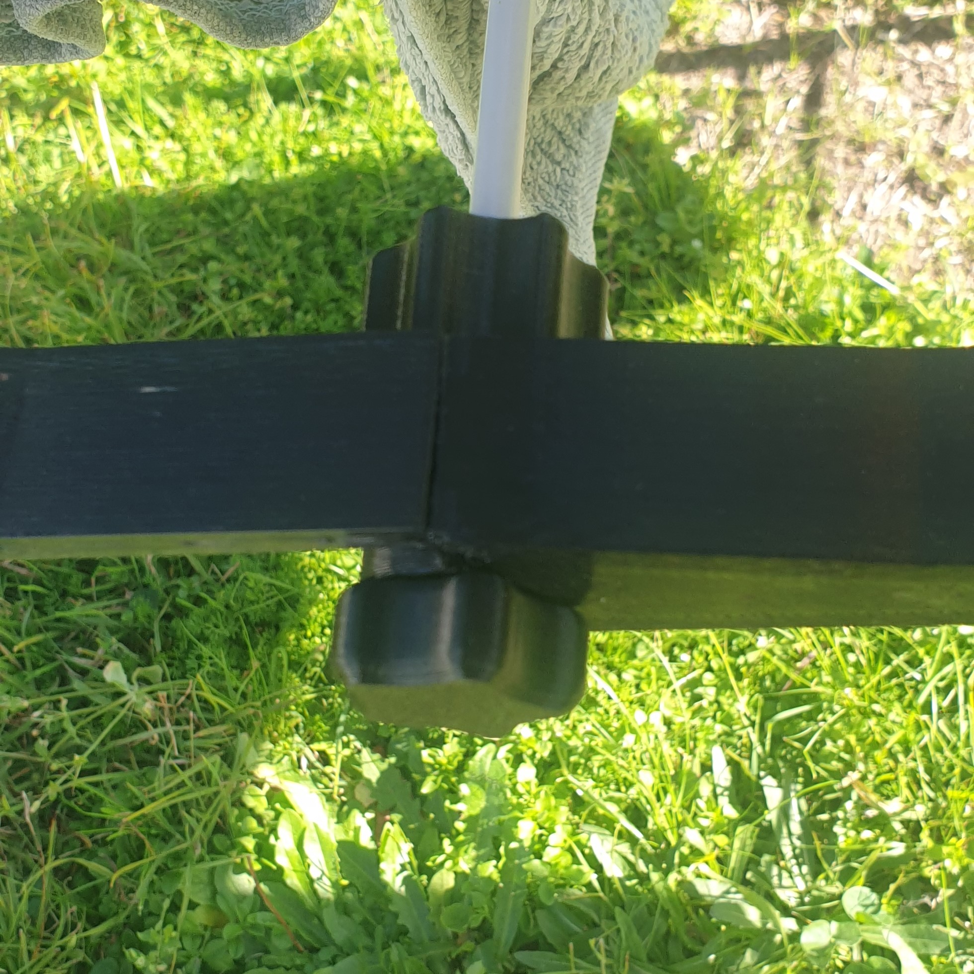 Clothesline Pivot Thread lock