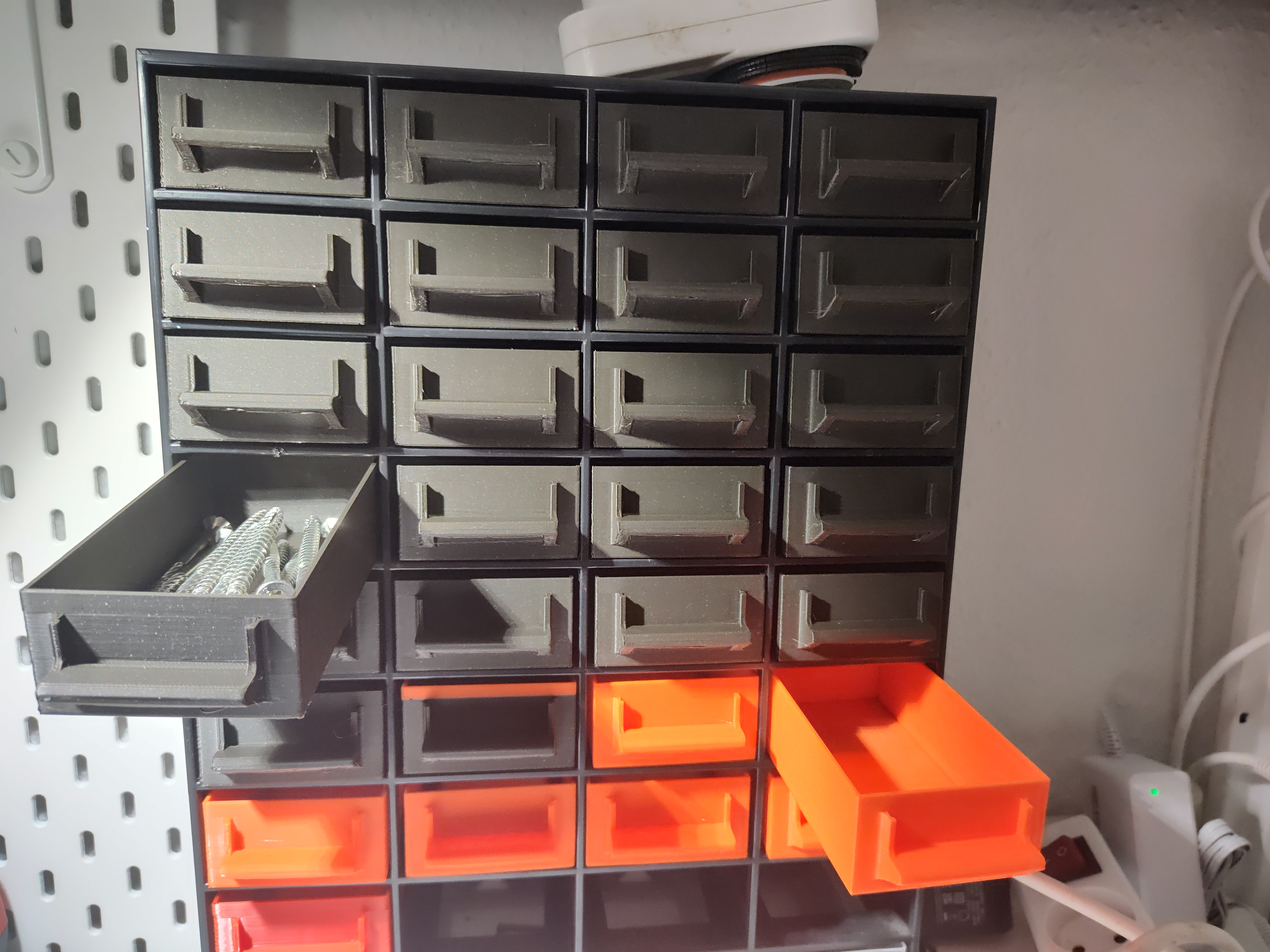 Replacement drawer for utility cabinet — miniatura 3
