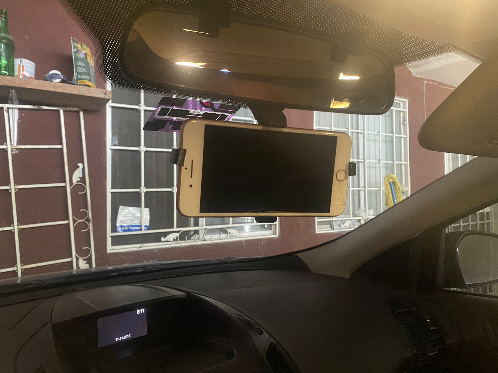 Mechanical Quick Grab Phone Stand