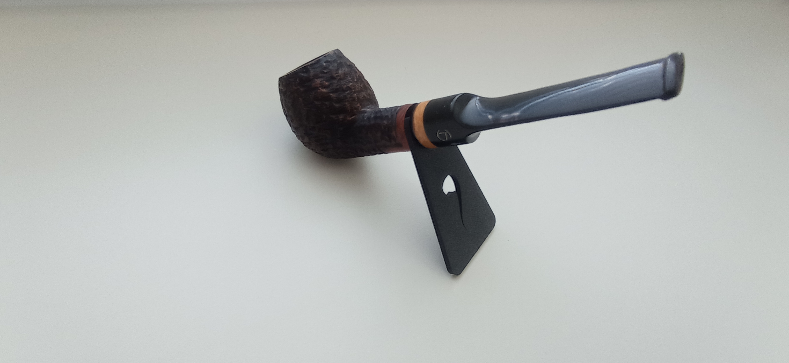 Miniatura 2 do modelo 3D Smoking pipe stand