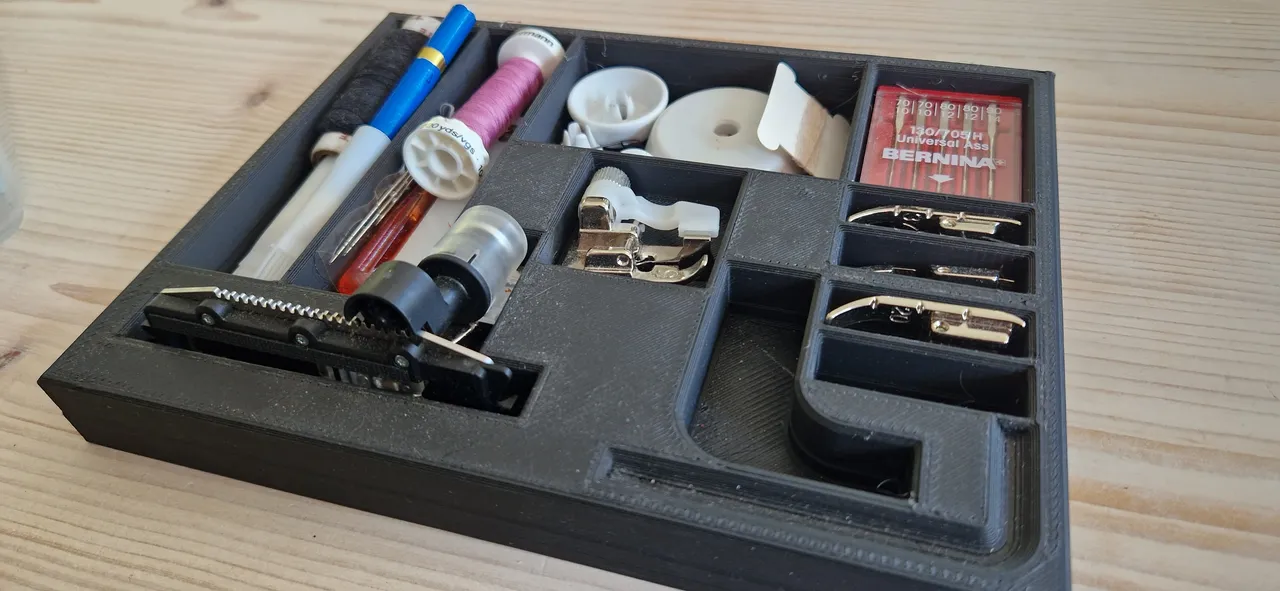 Bernina sewing machine - Accessory tray by Peanut | Download free STL ...