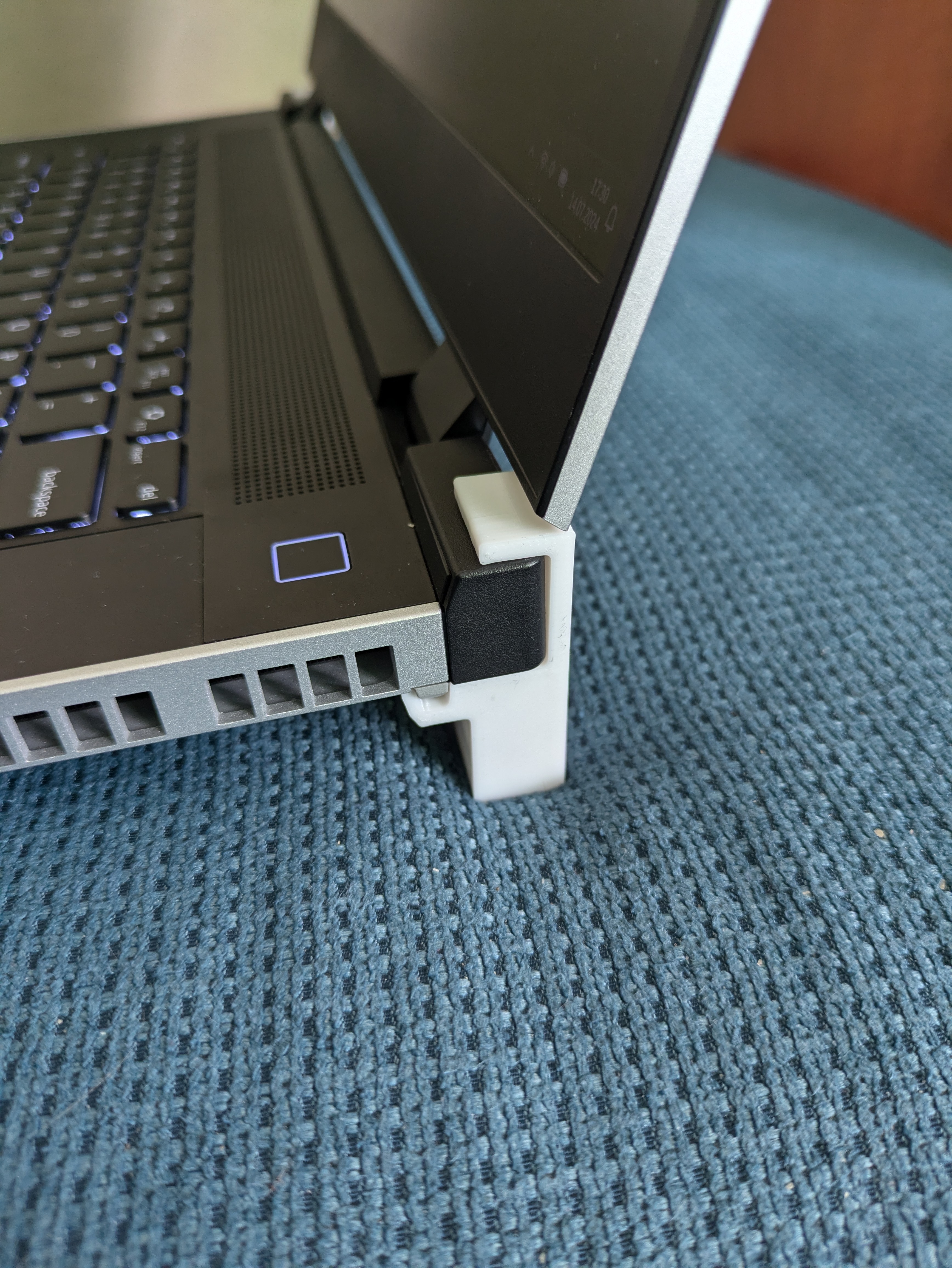 Framework 16 support feet (iGPU/Expansion Bay Shell version)