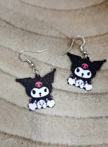 Sitting Kuromi earrings