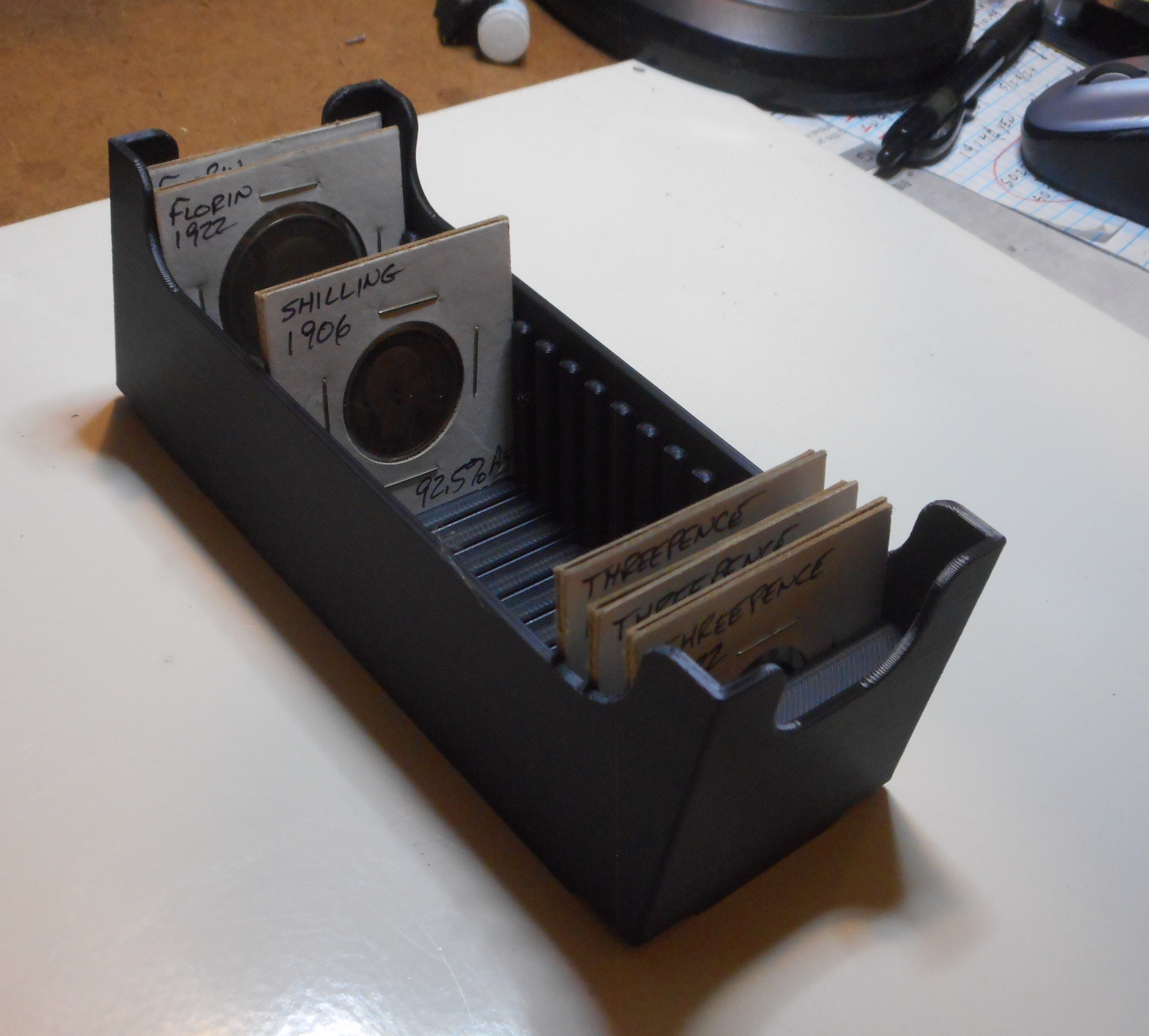 Miniatura 5 do modelo 3D Stackable Coin Flip Tray