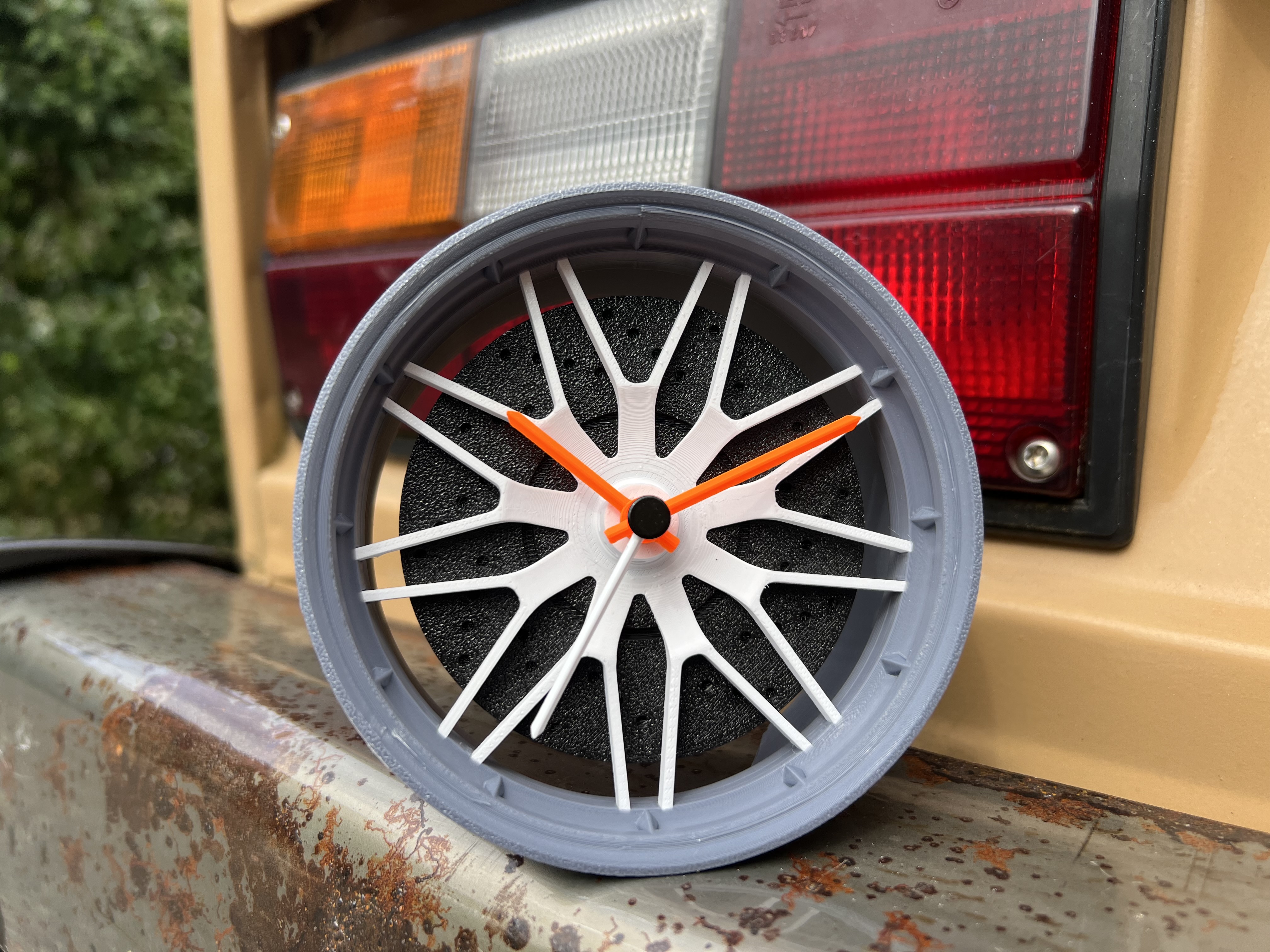 Rim clock