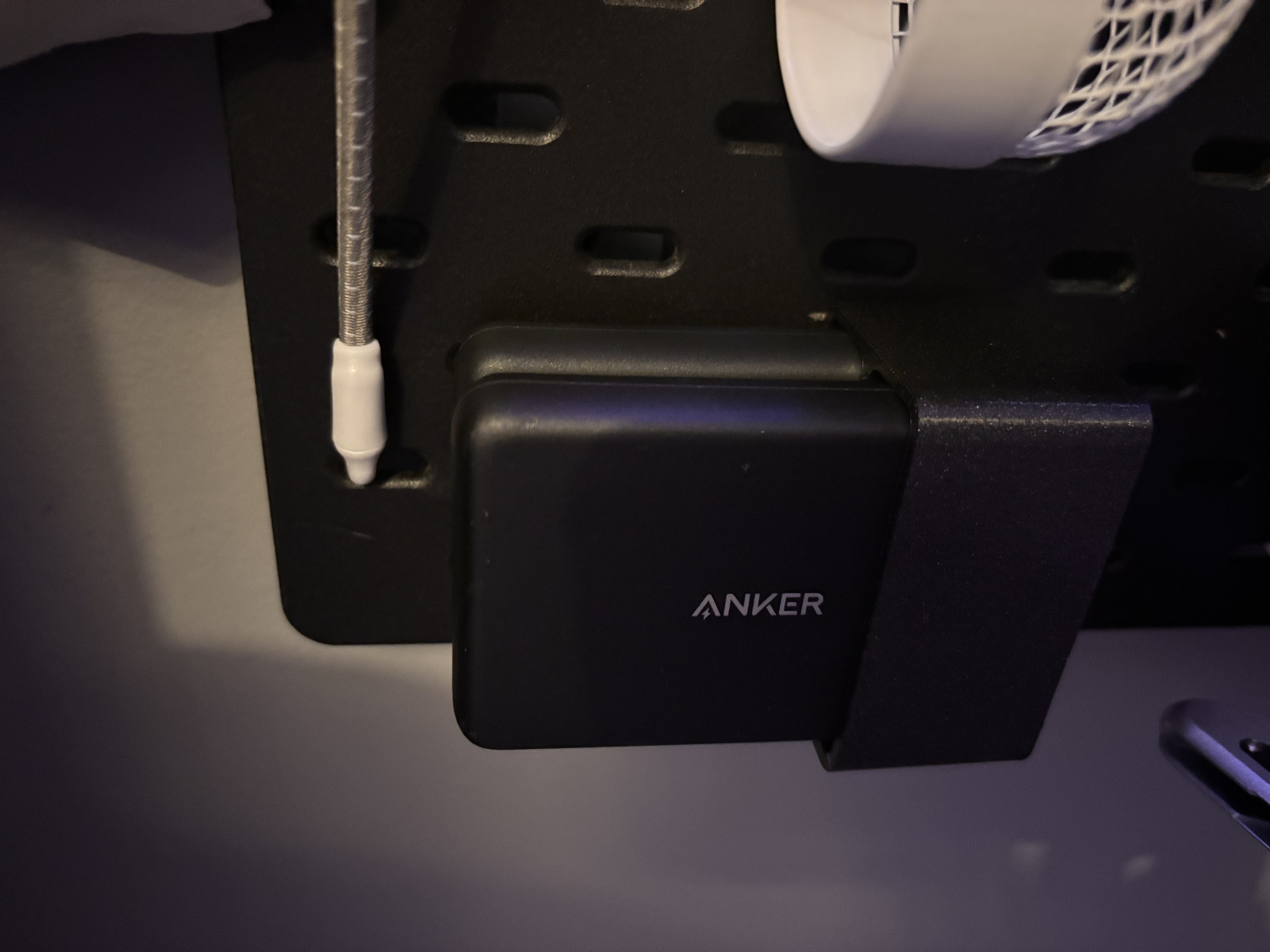 Anker Magsafe Battery Pack Skadis Storage