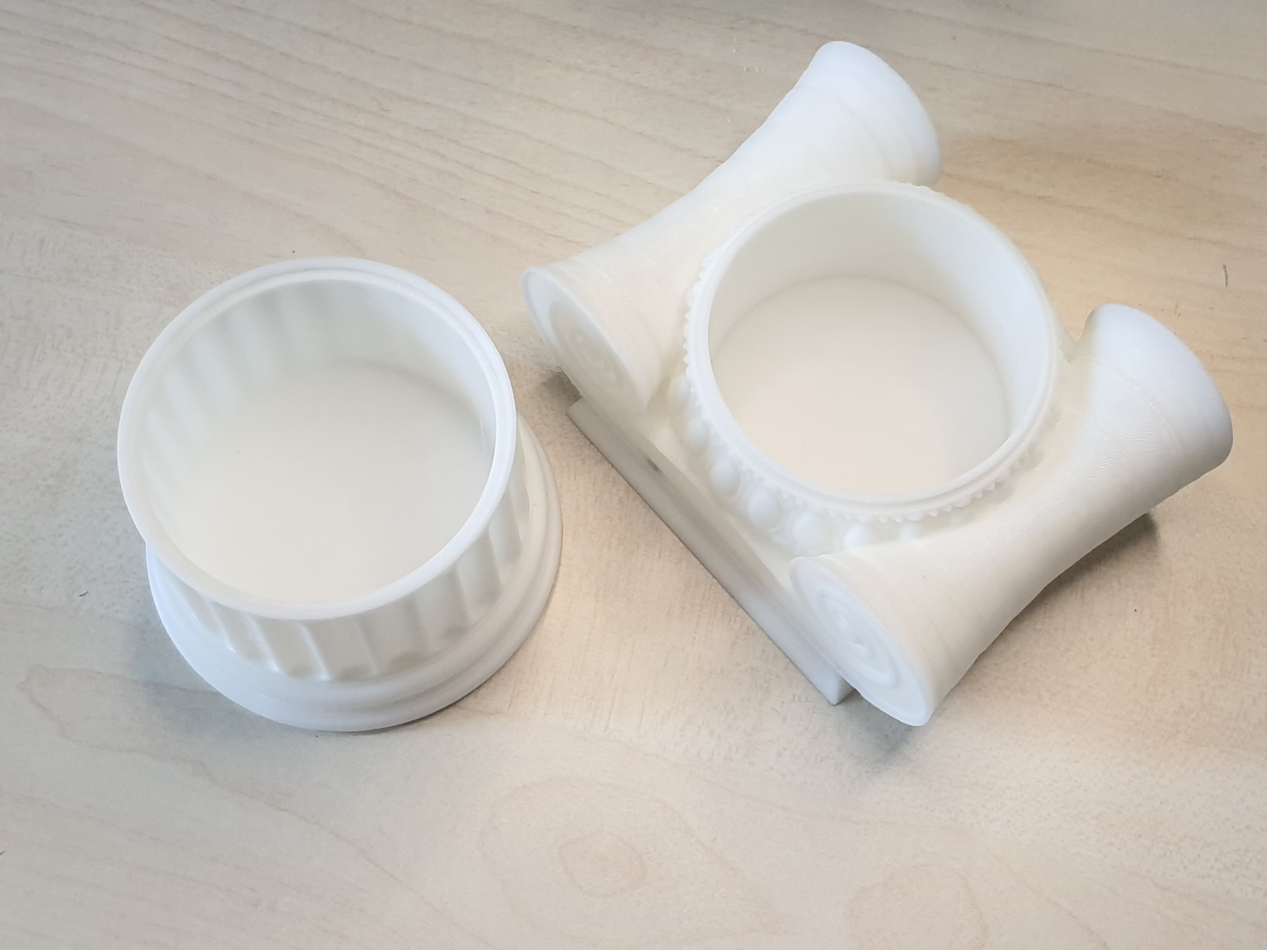 Miniatura 4 do modelo 3D Ionic column (hidden case)