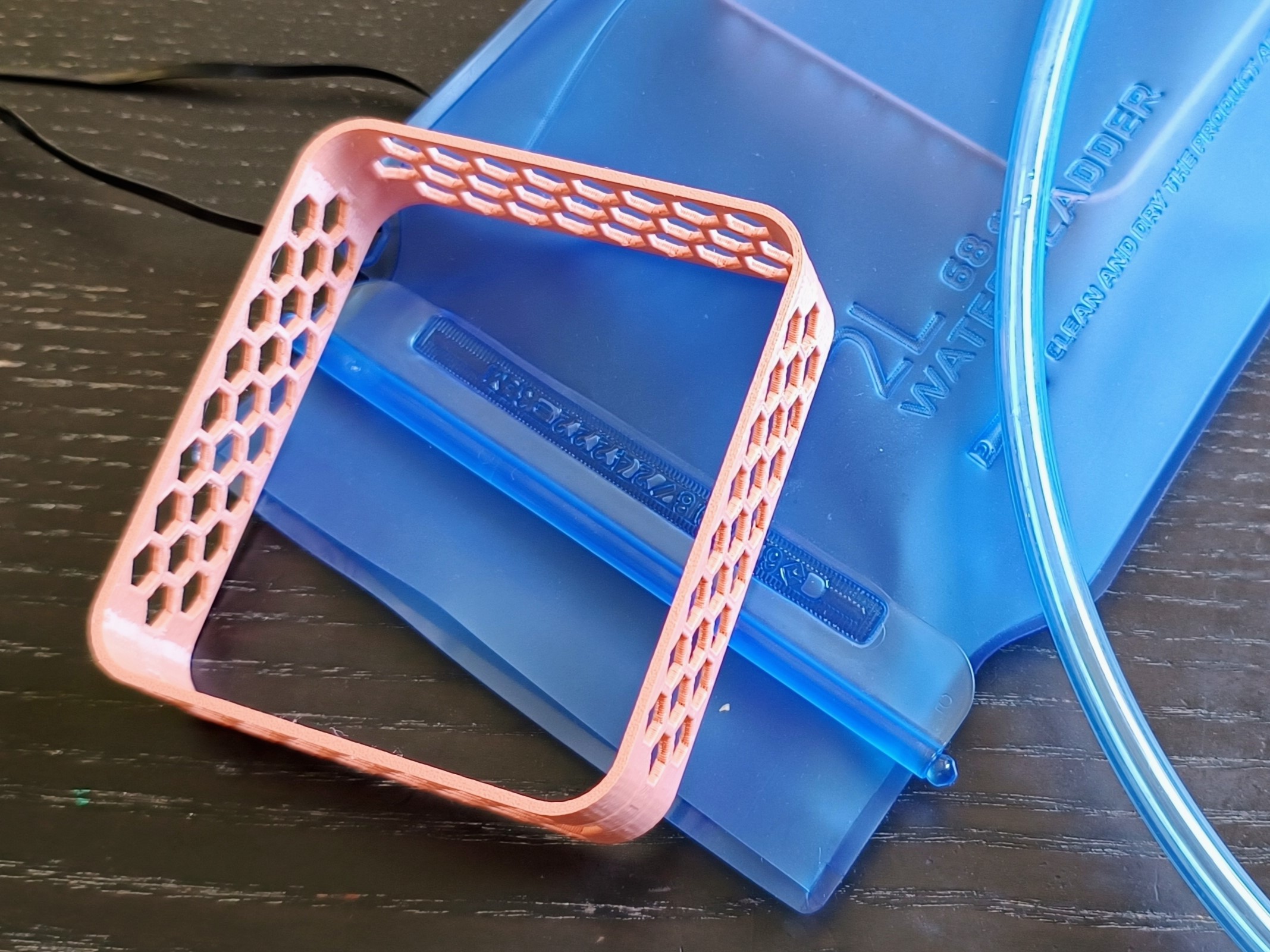 Miniatura 4 do modelo 3D Camelbak ventilation grid (waterbladder)