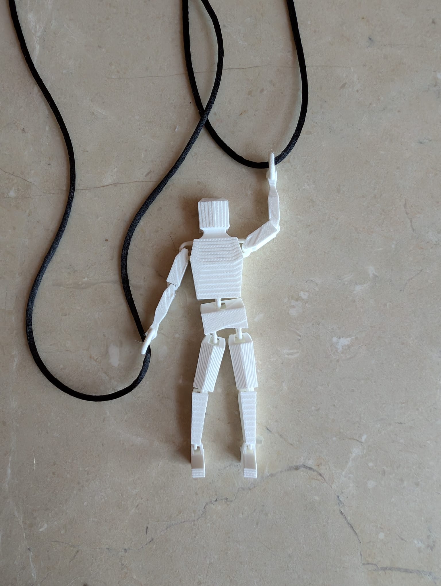 Articulated acrobat spinner