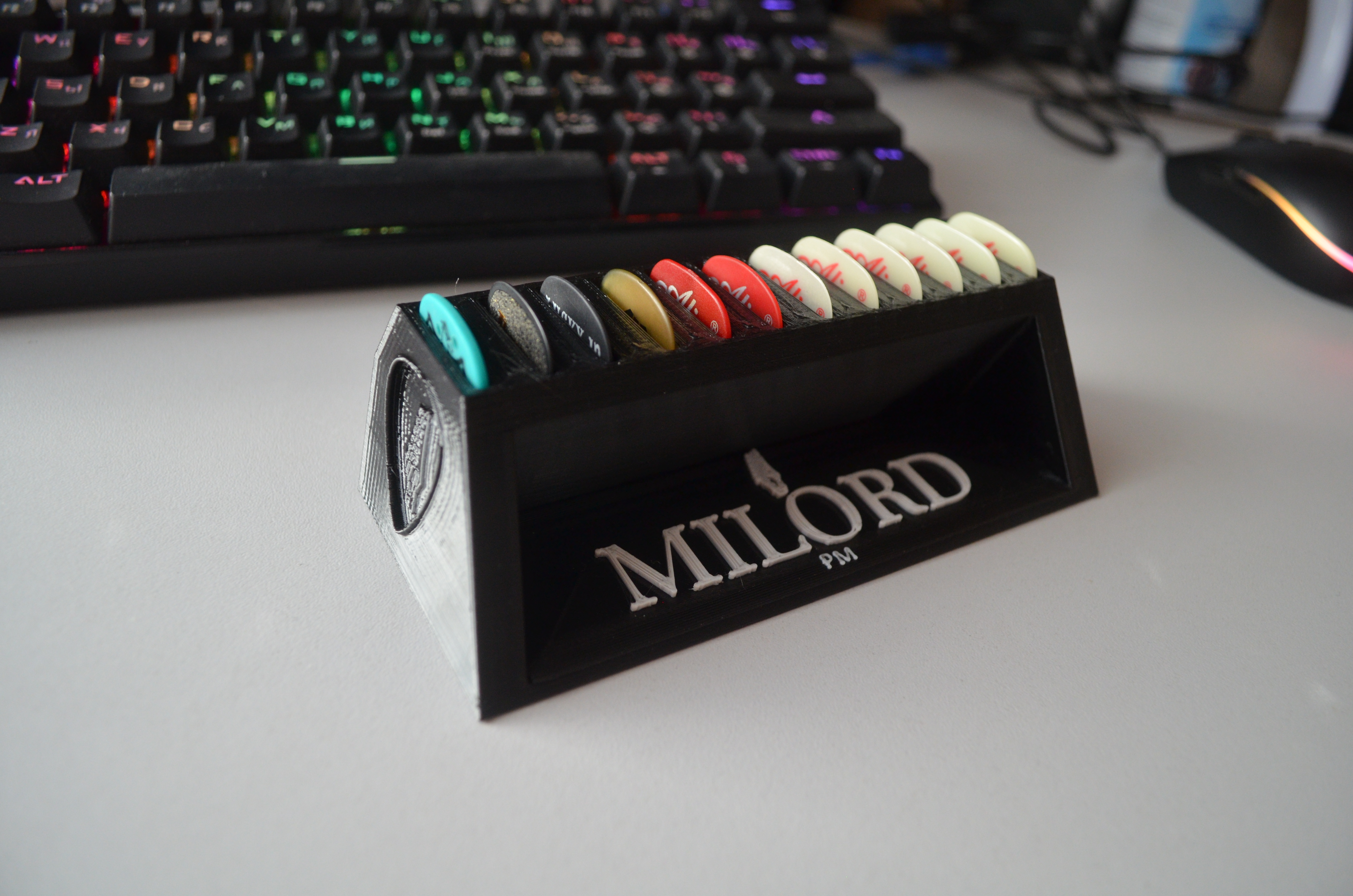 Guitar pick holder