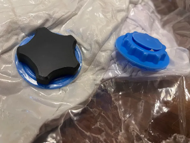 Amazon Basics Vacuum Bag Cap