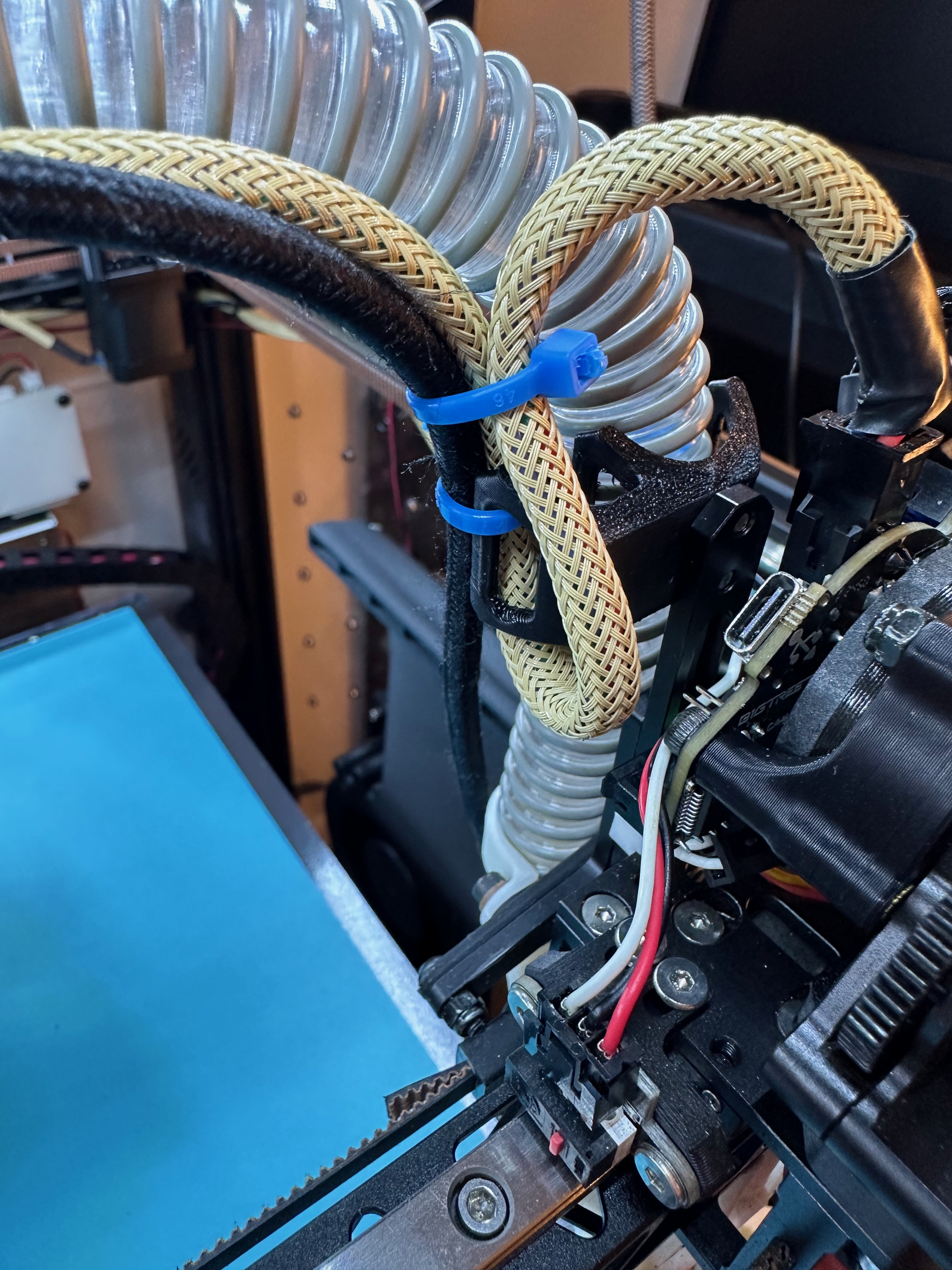 Miniatura 3 do modelo 3D VzBot Toolhead Cable Retainer