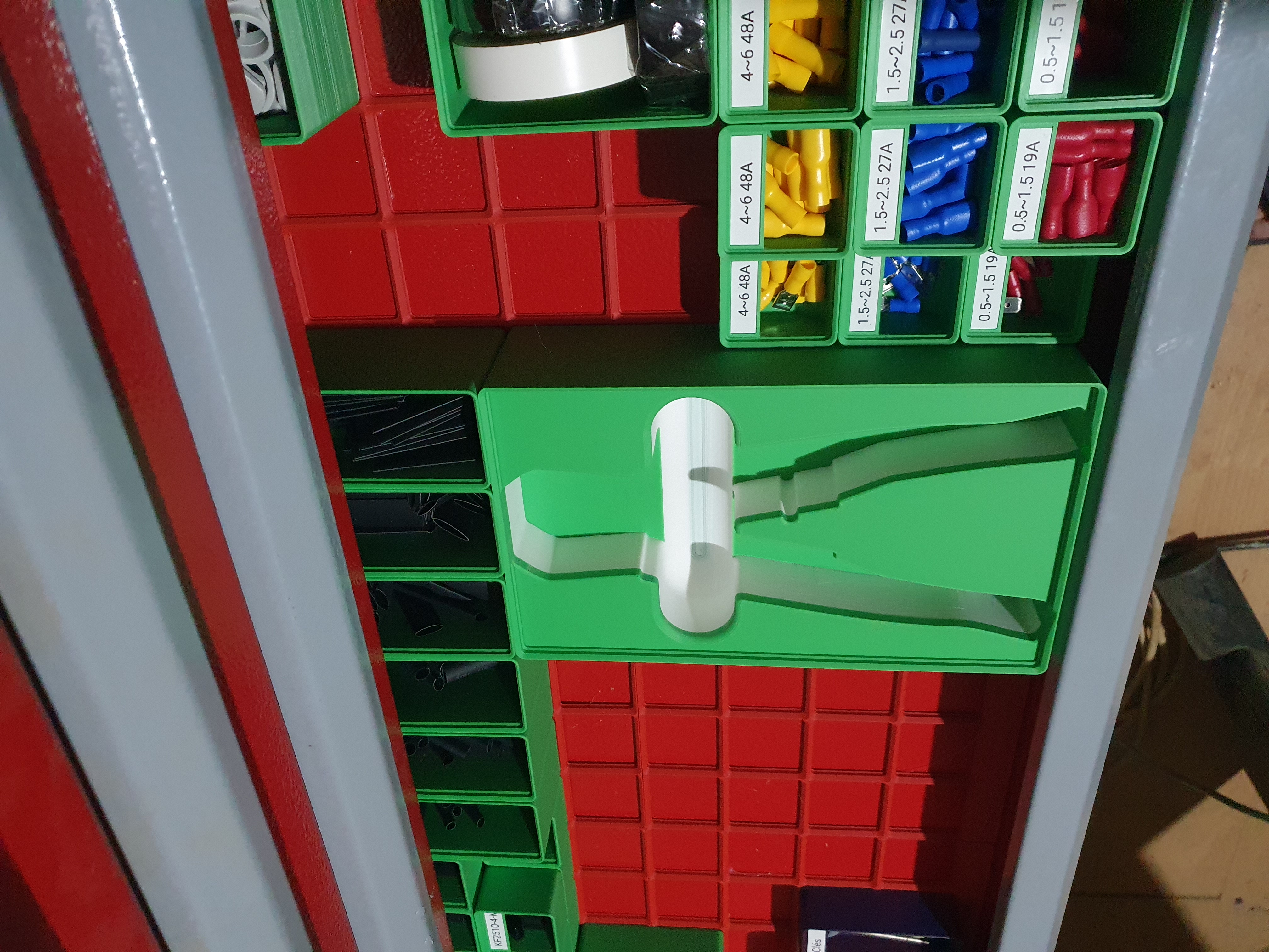 Miniatura 5 do modelo 3D Gridfinity bin for wire stripper