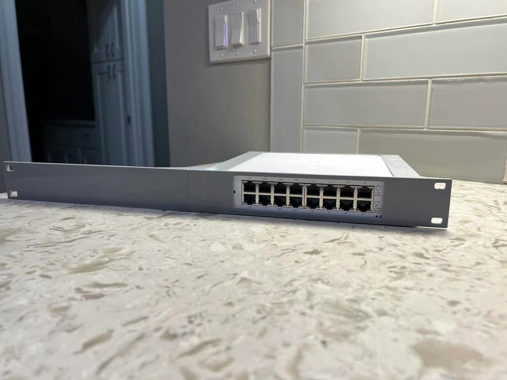 Unifi USW 16 Lite POE Switch - 1U Rack Mount