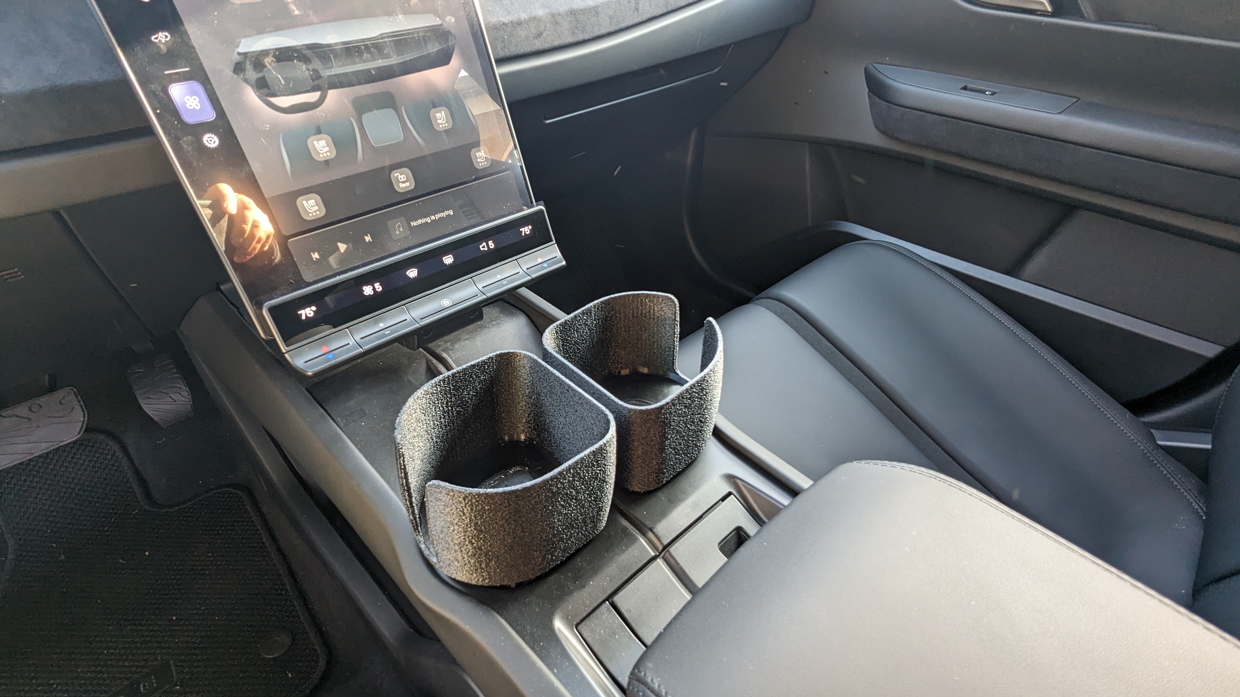 Fisker Ocean Cup Holders (Front)