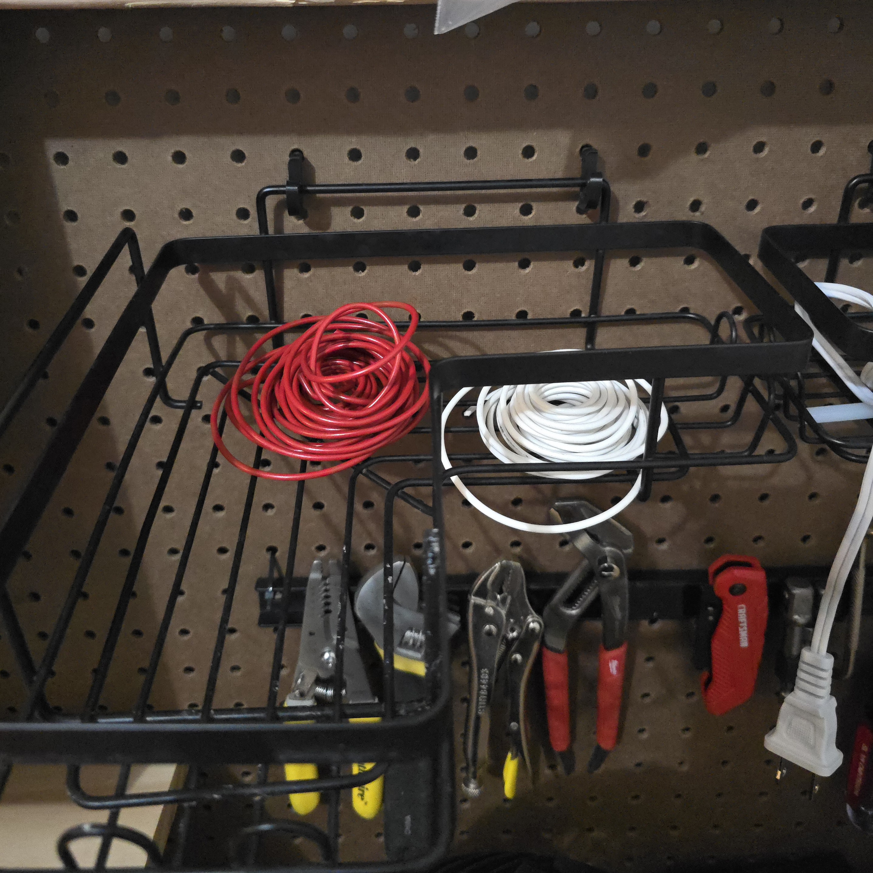 Miniatura 2 do modelo 3D Peg Board Hook