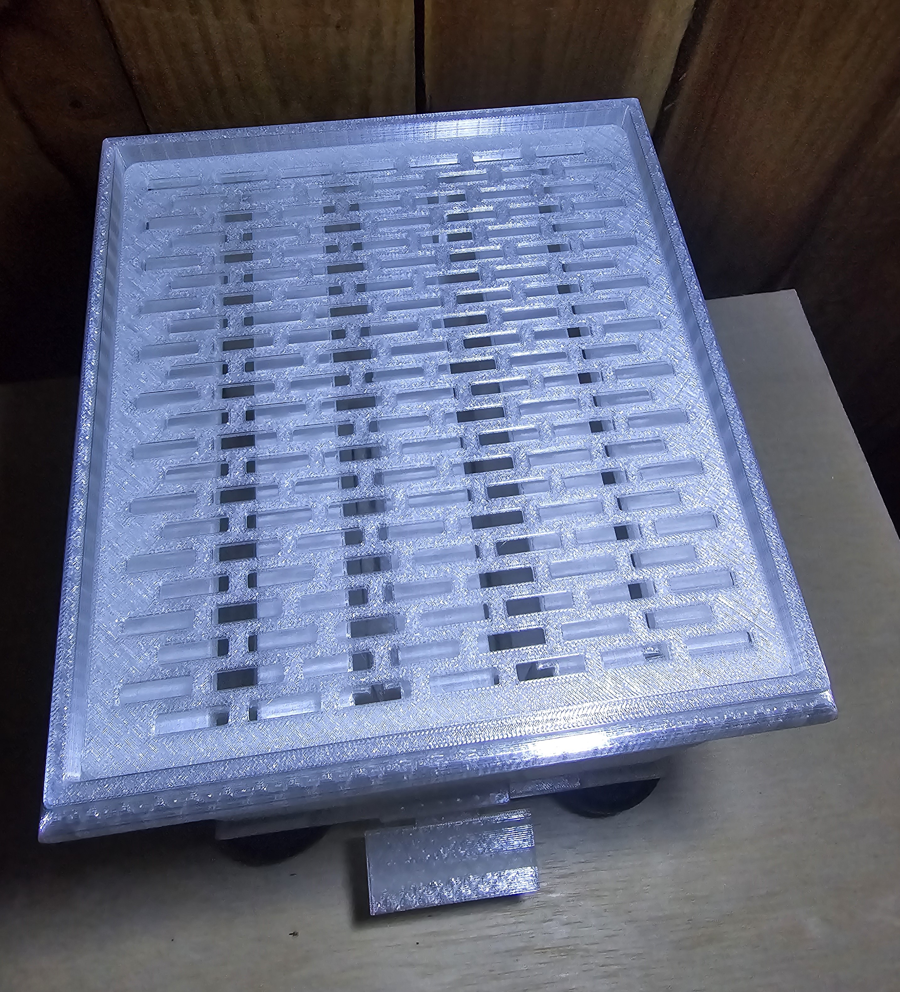 95% scale queen excluder for the Mini Beehive