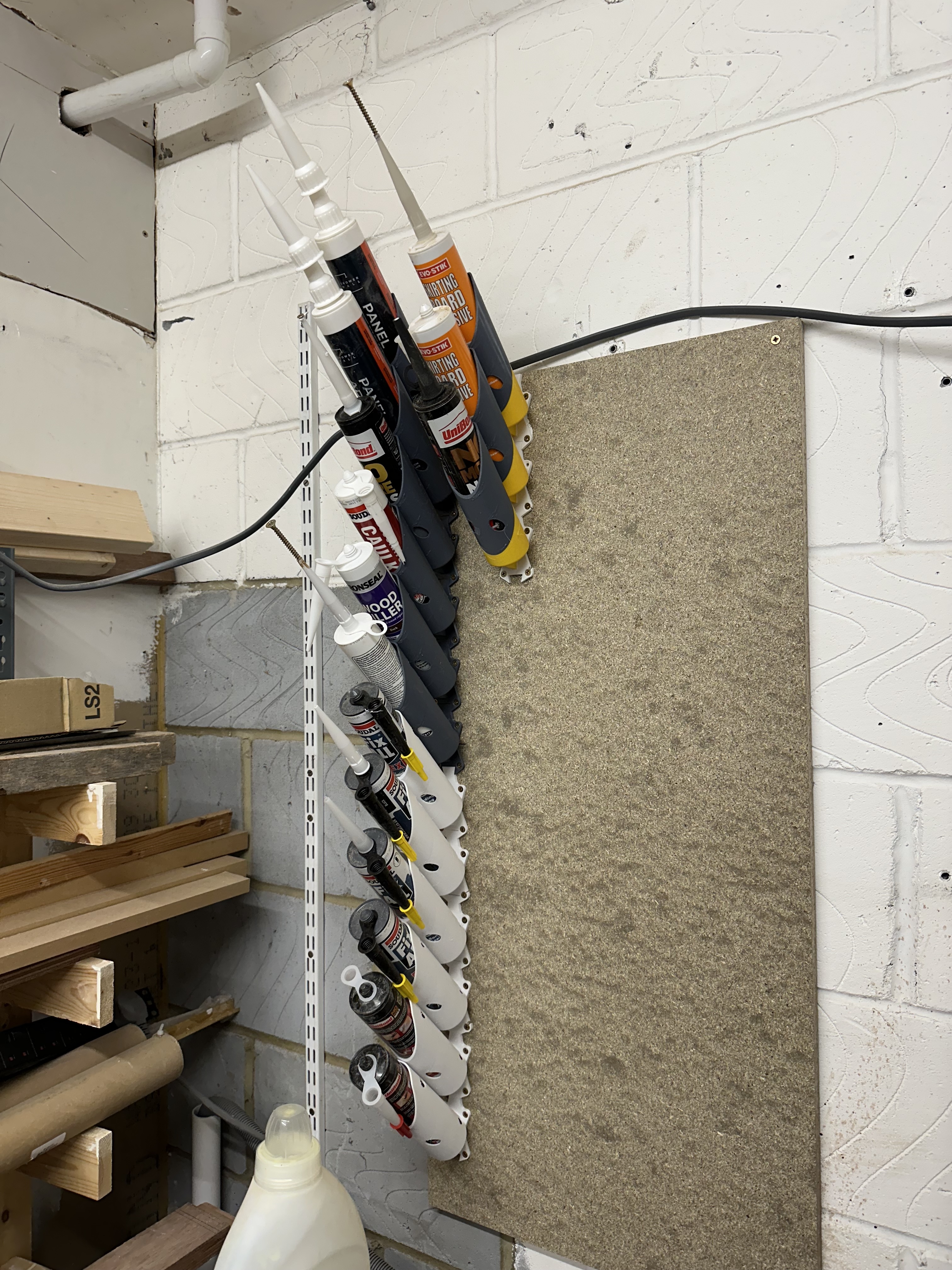 Sealant cartridge holder