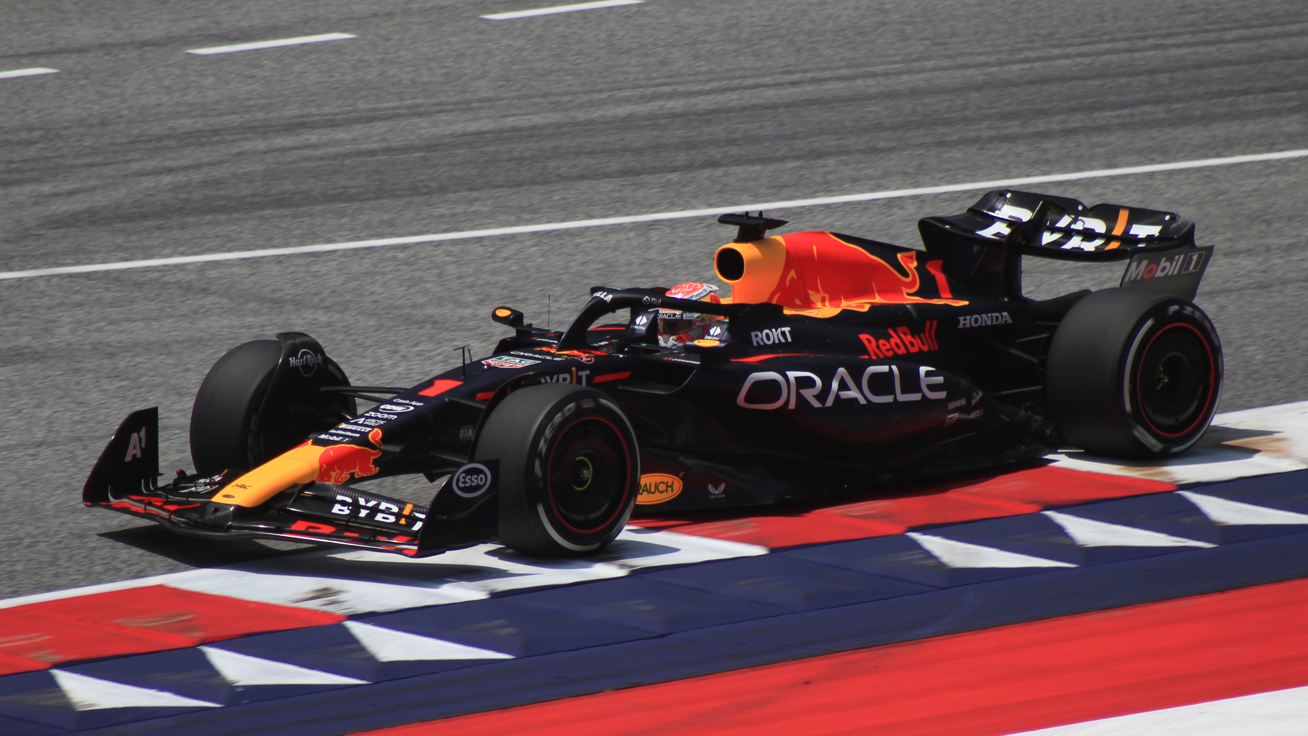 2023 F1 car RED BULL RB19