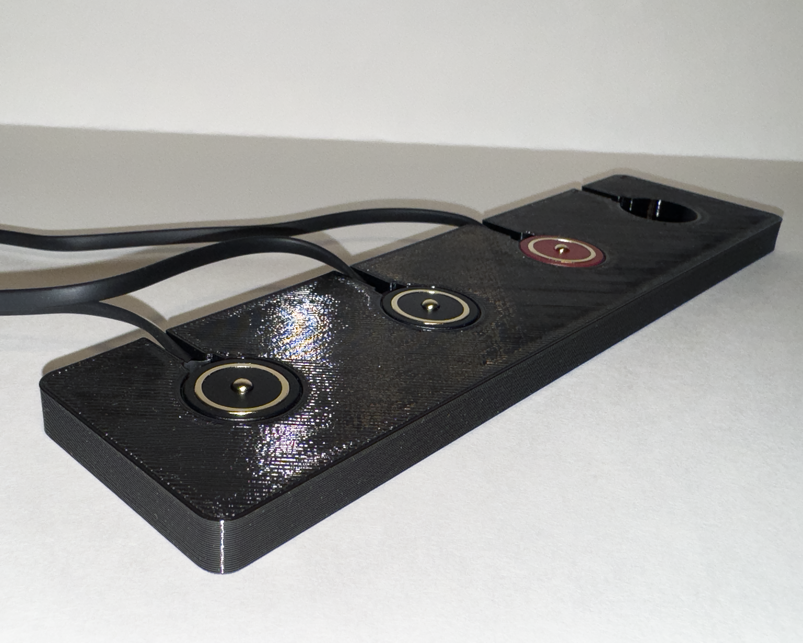 NominoT - Olight 4 charger dock for olight magnetic chargers (press fit)