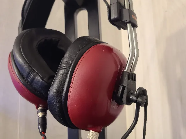 ModMic mount for Fostex T50 headphones