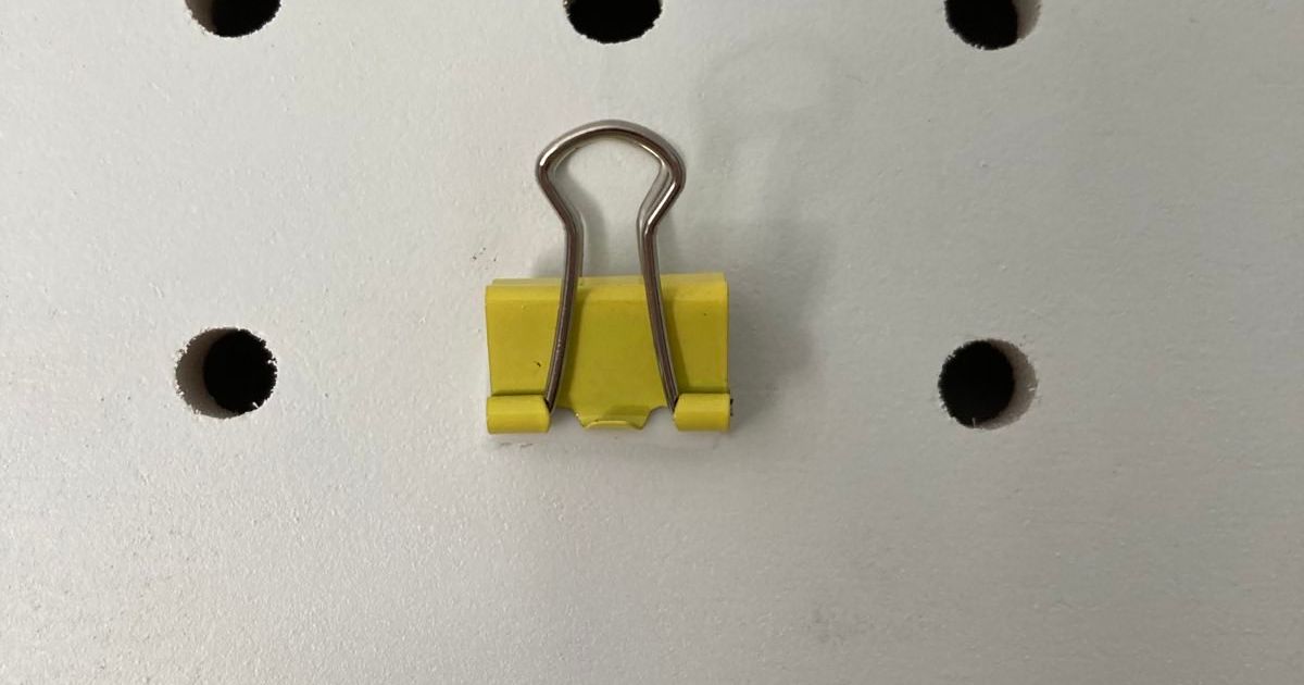 Pegboard mini binder clip holder by artomweb | Download free STL model ...