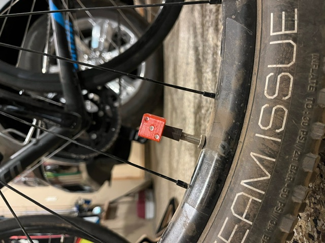 Lucky dice valve cap