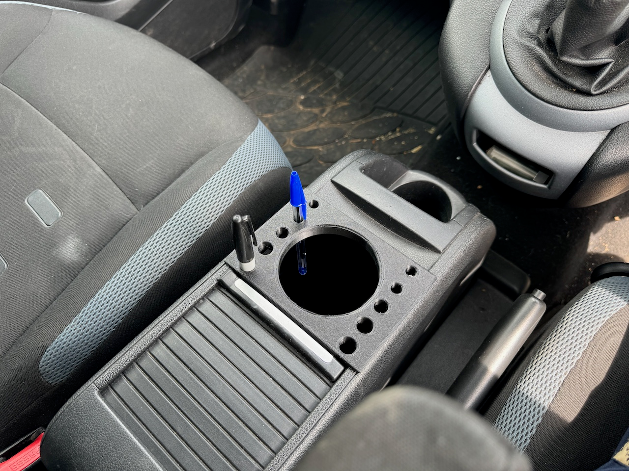 Citroen Berlingo Merkezi Bardaklık saklama kutusu (Sadece Plastik Aparattır!!!)