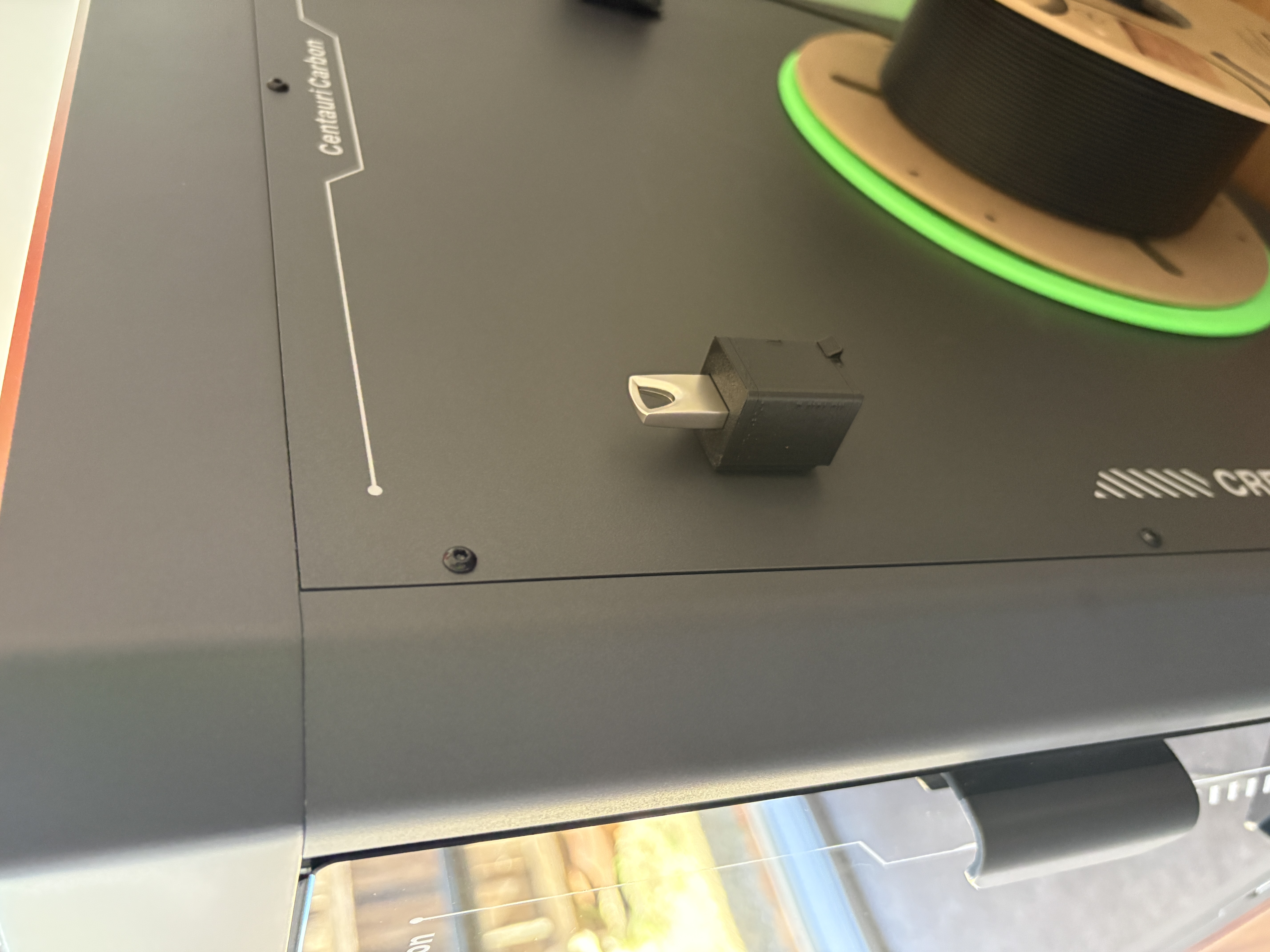 Mini Centauri Carbon magnetic USB holder